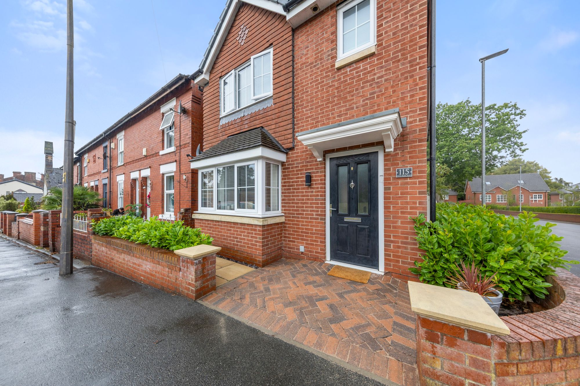 3 bedroom Detached house For Sale