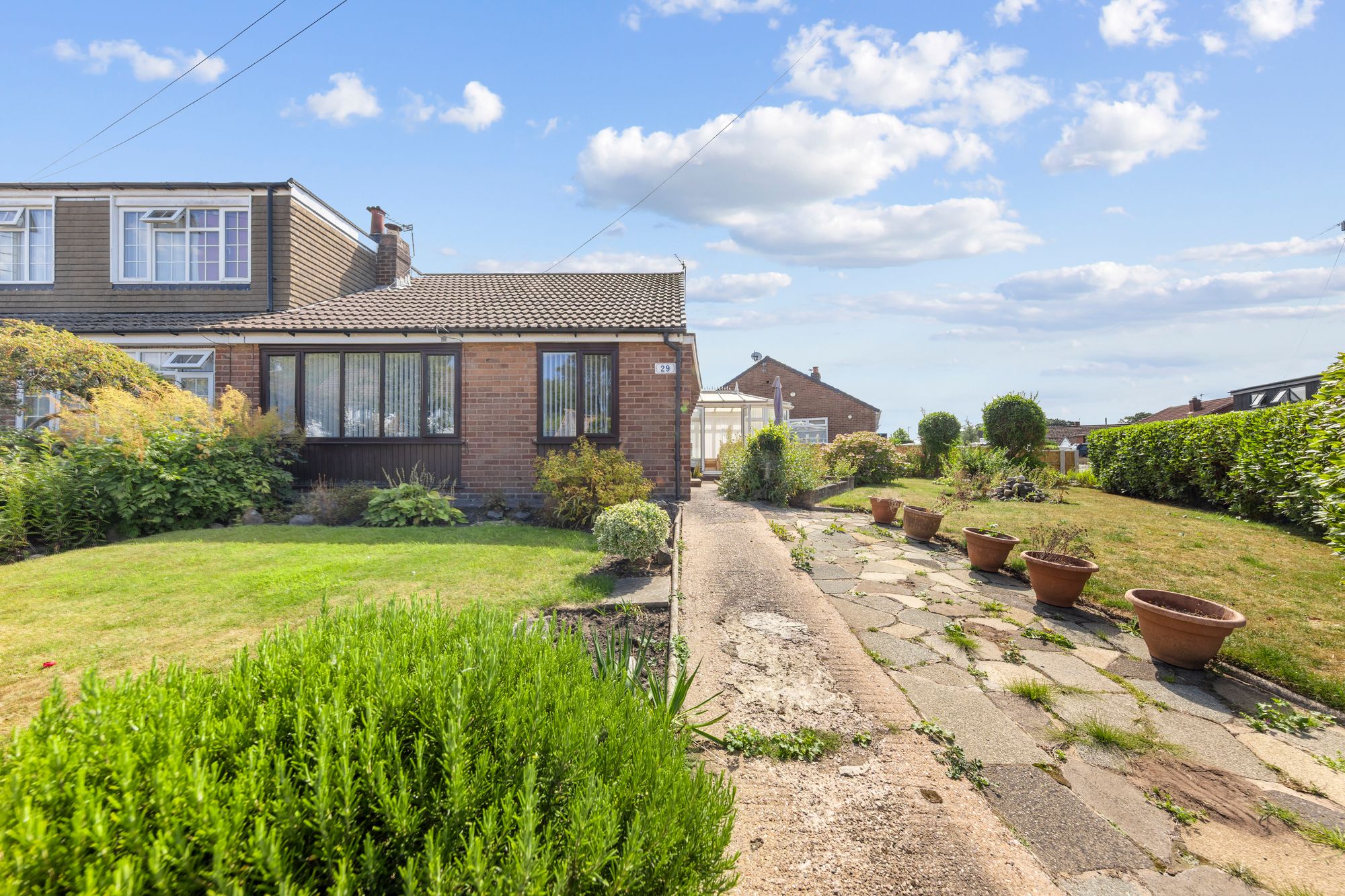 2 bedroom Detached bungalow For Sale