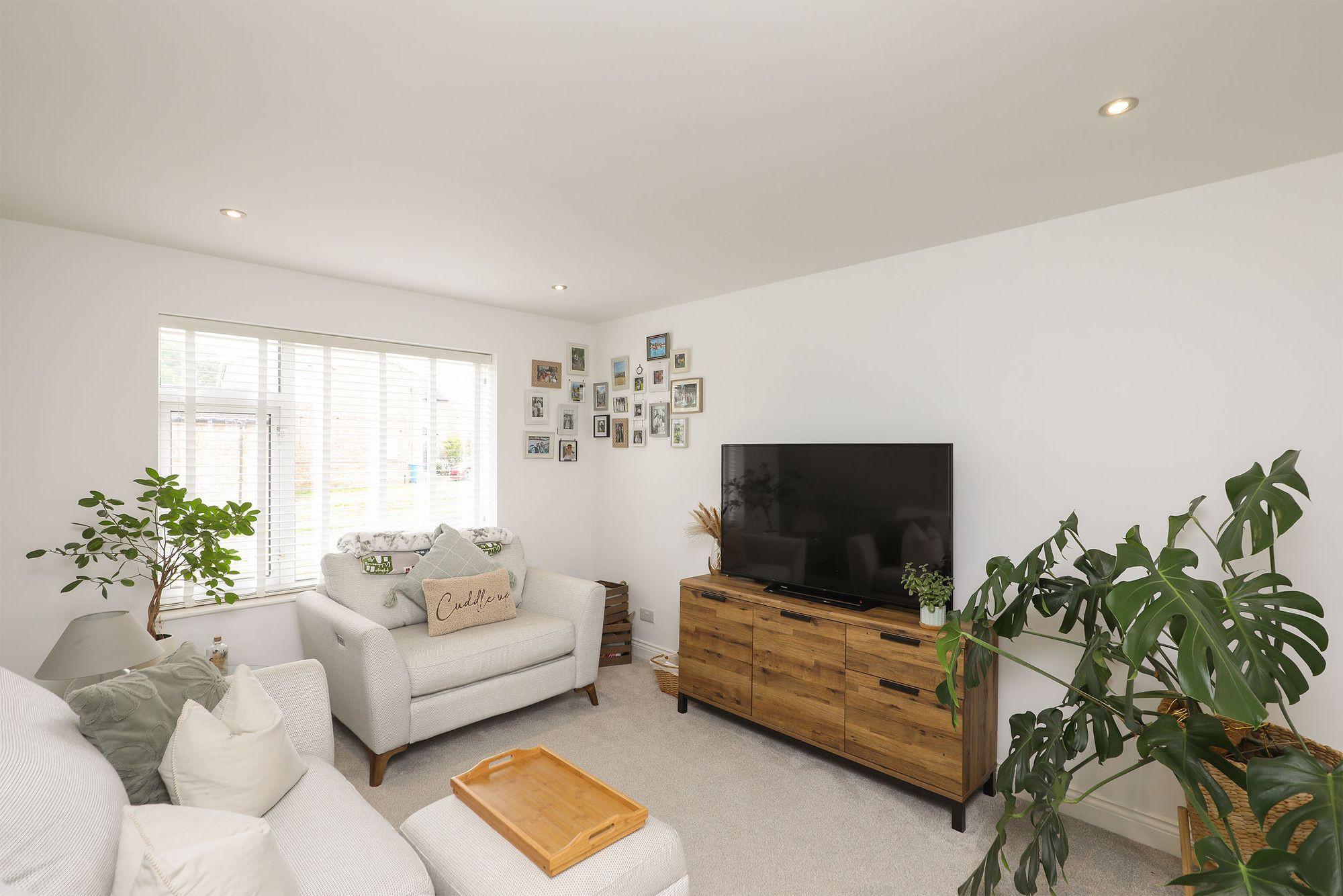 2 bedroom Terraced House To Let