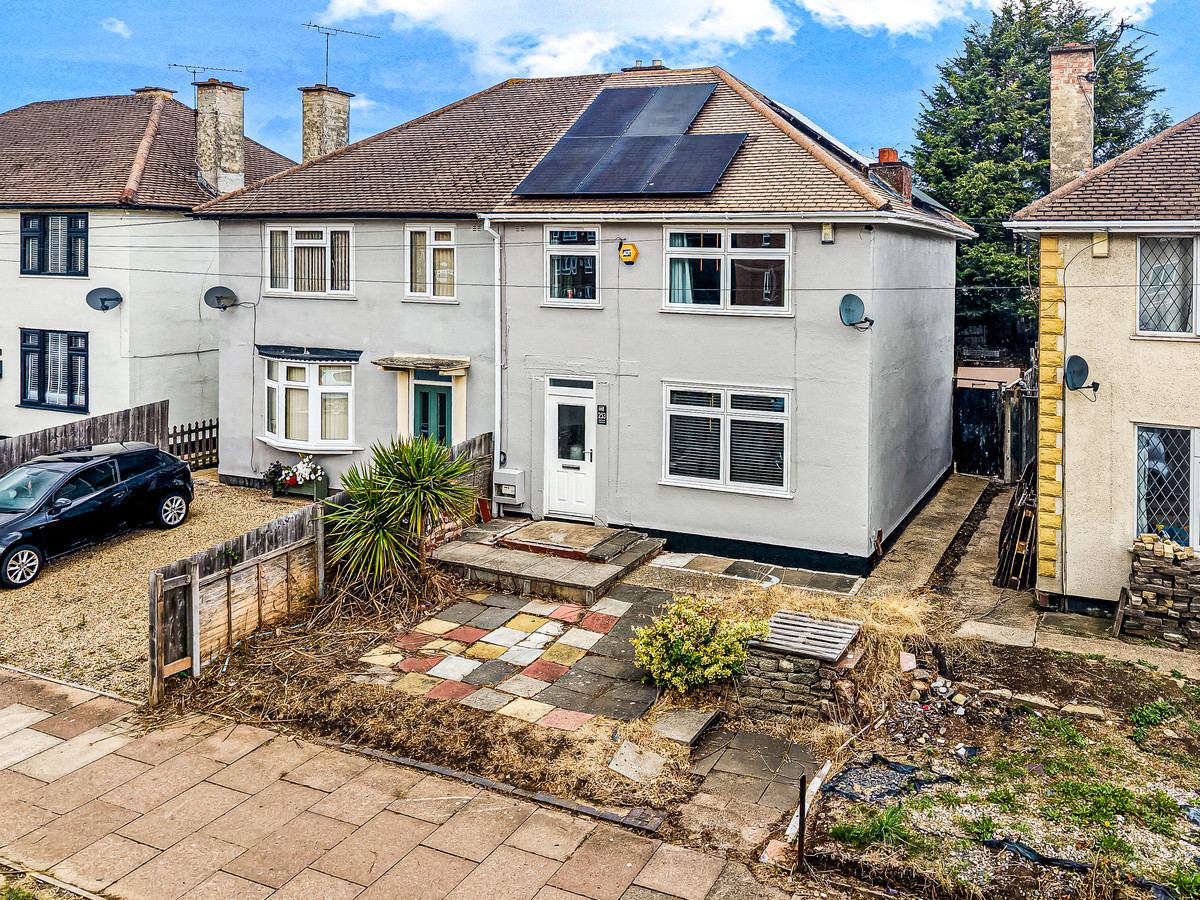 3 bedroom Semi-detached house For Sale
