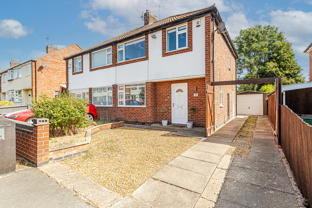 3 bedroom Semi-detached house For Sale