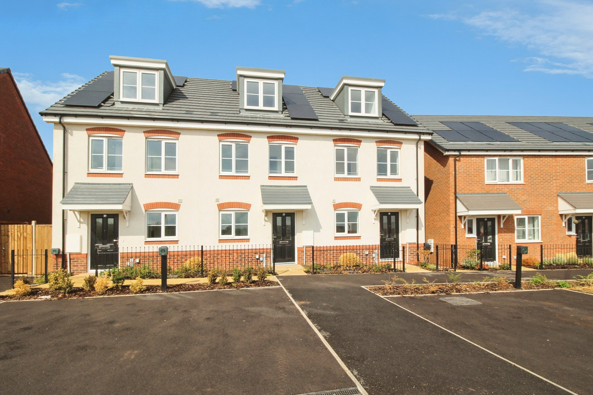 3 bedroom Town house For Sale