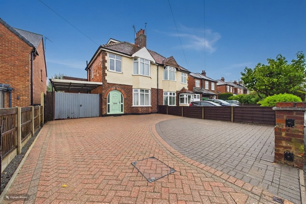 3 bedroom Semi-detached house For Sale