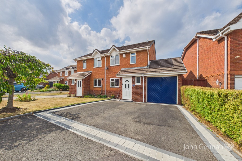 2 bedroom Semi-detached house For Sale