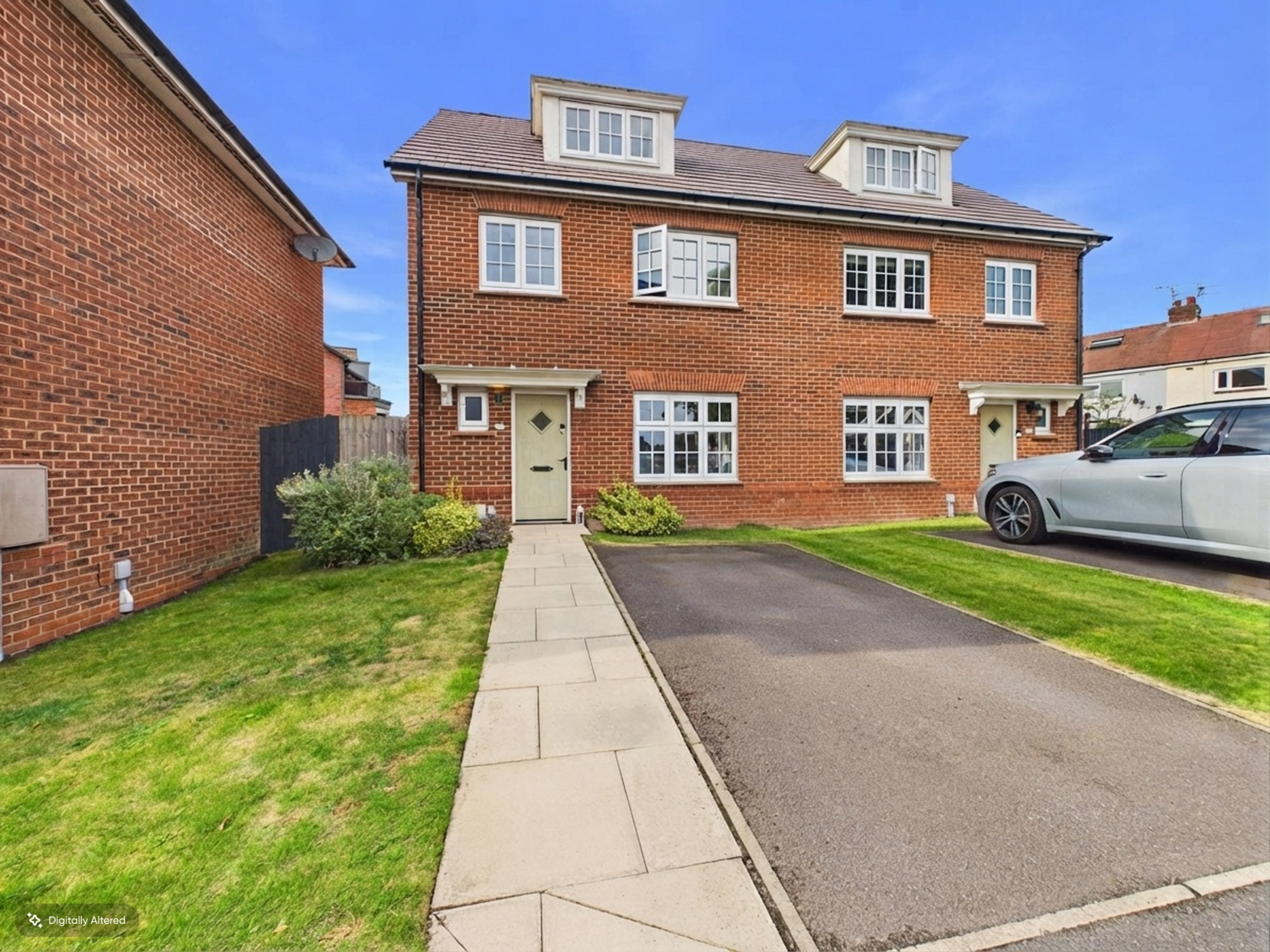 4 bedroom Semi-detached house For Sale