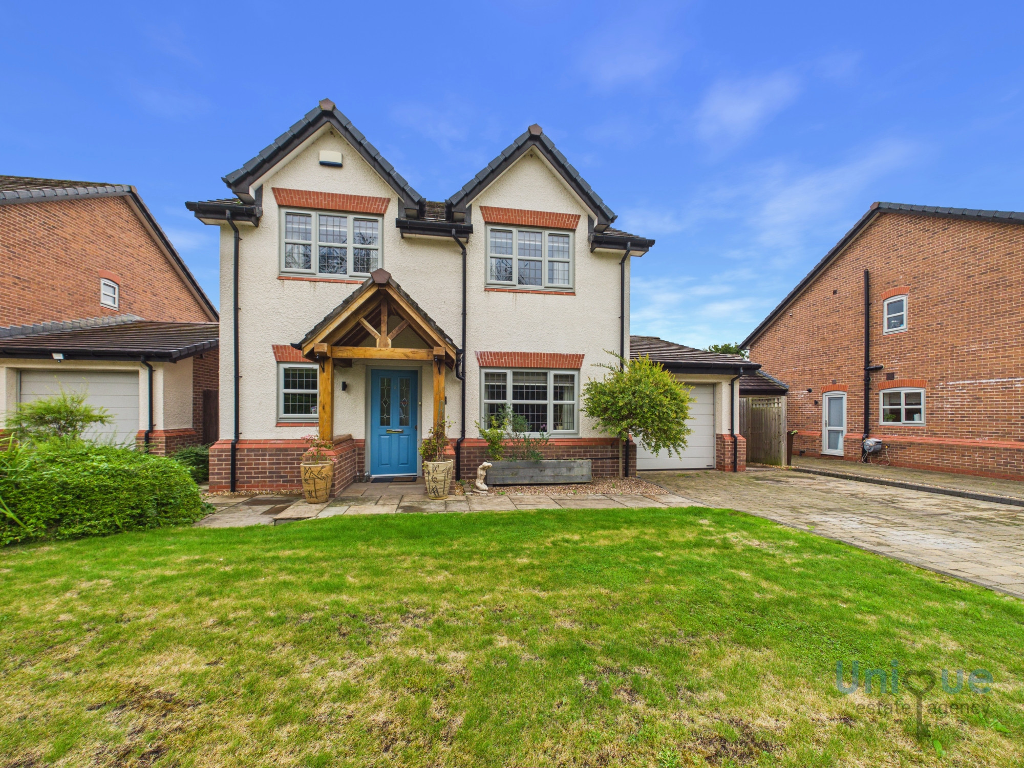 4 bedroom Link detached house For Sale