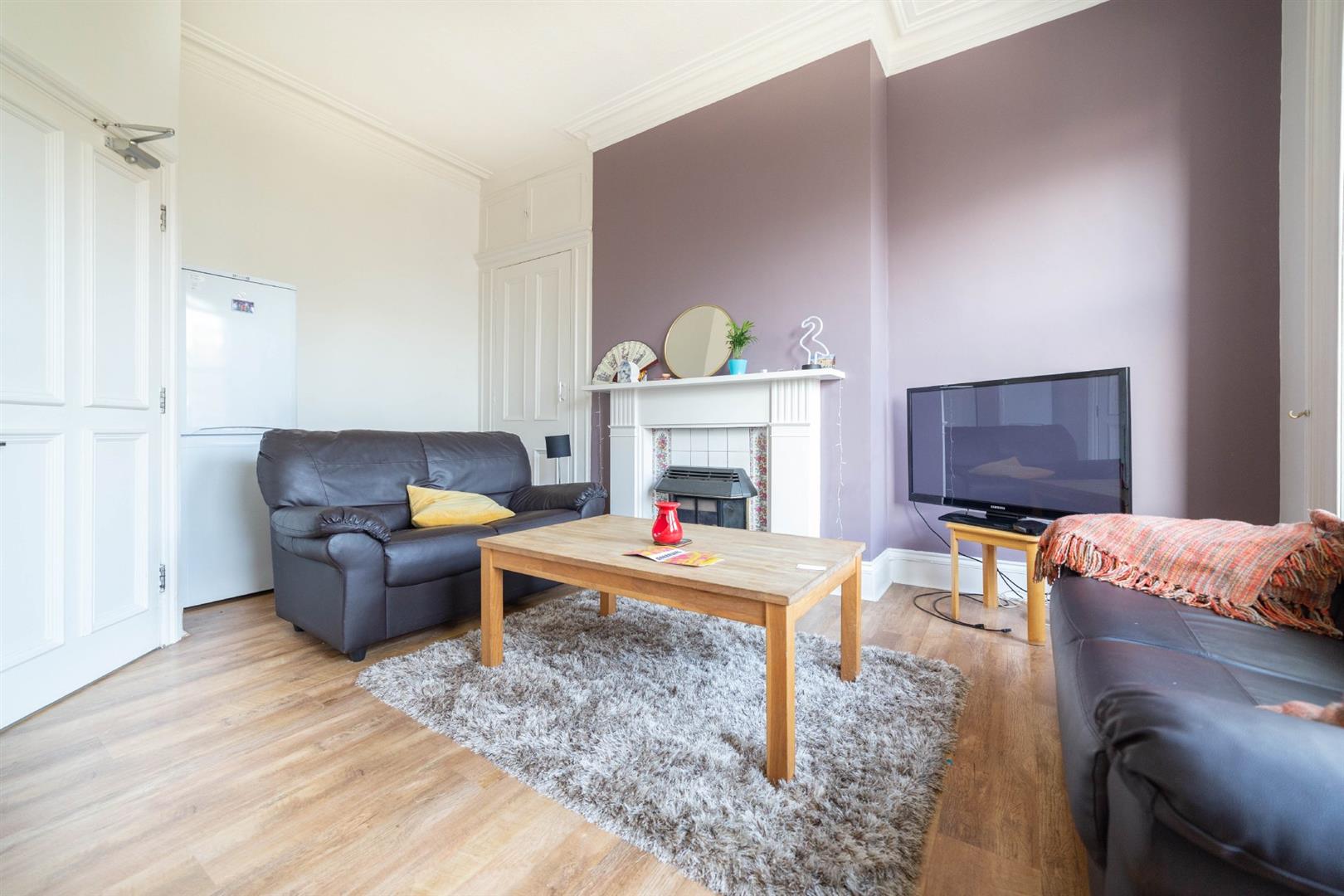 2 bedroom Apartment To Let