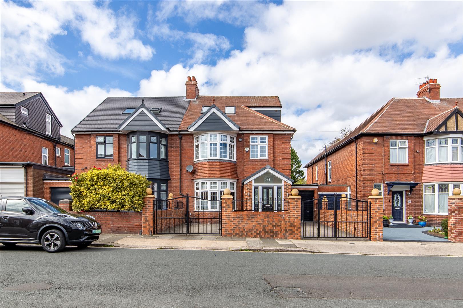 4 bedroom Semi-detached house For Sale