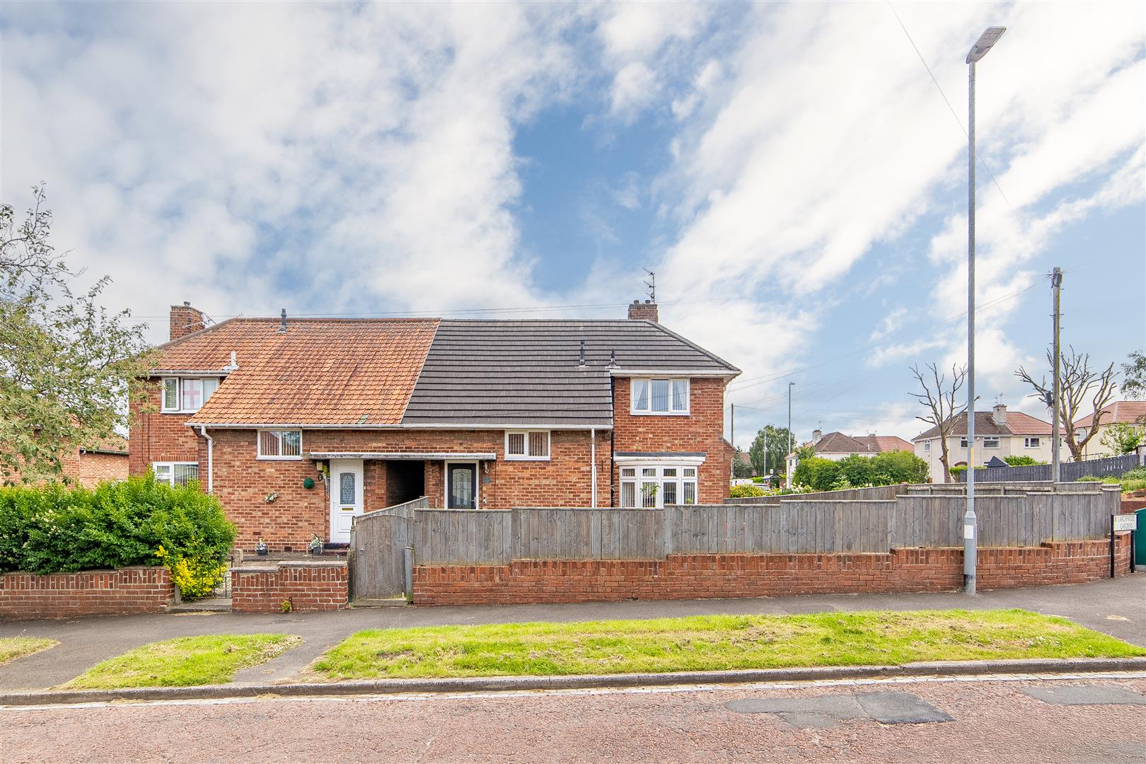 2 bedroom Semi-detached house For Sale