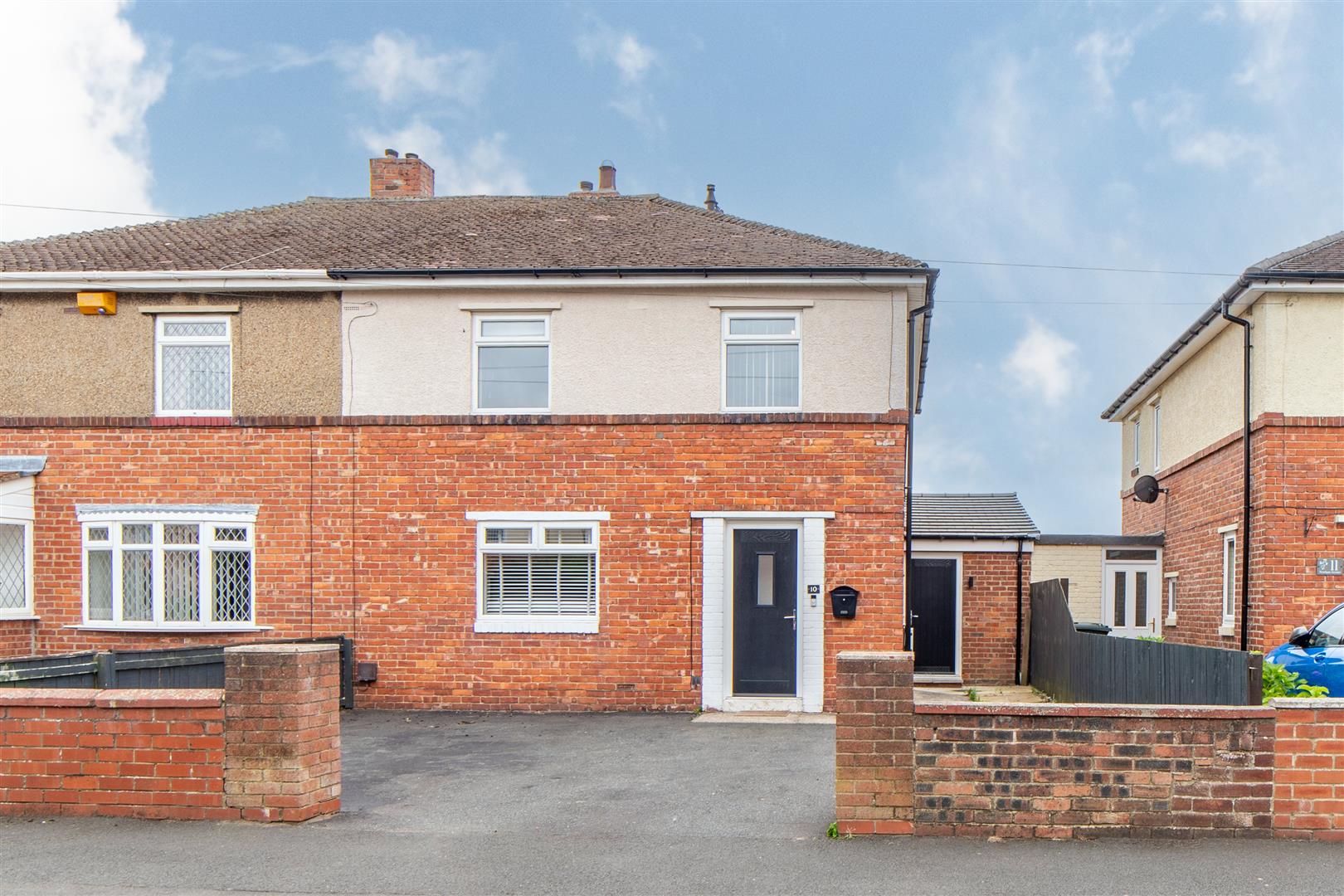 3 bedroom Semi-detached house For Sale