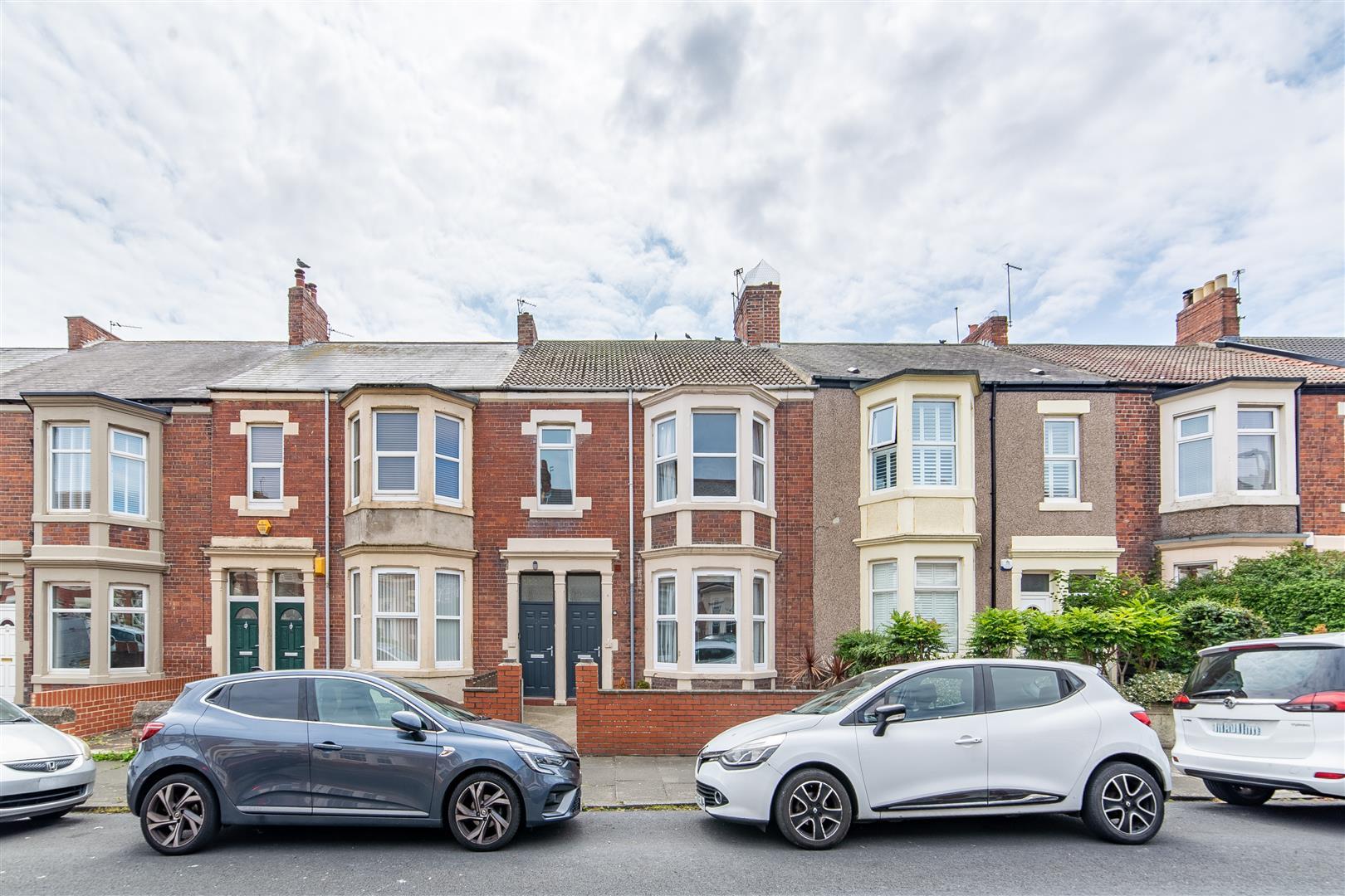 2 bedroom Flat To Let
