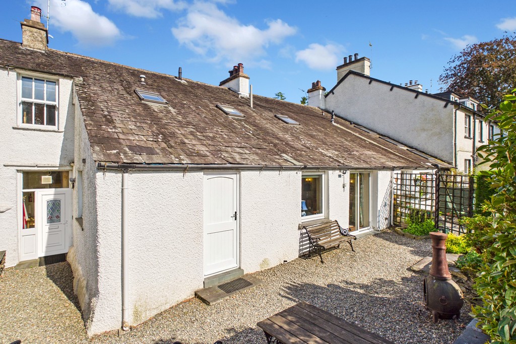 2 bedroom Cottage For Sale