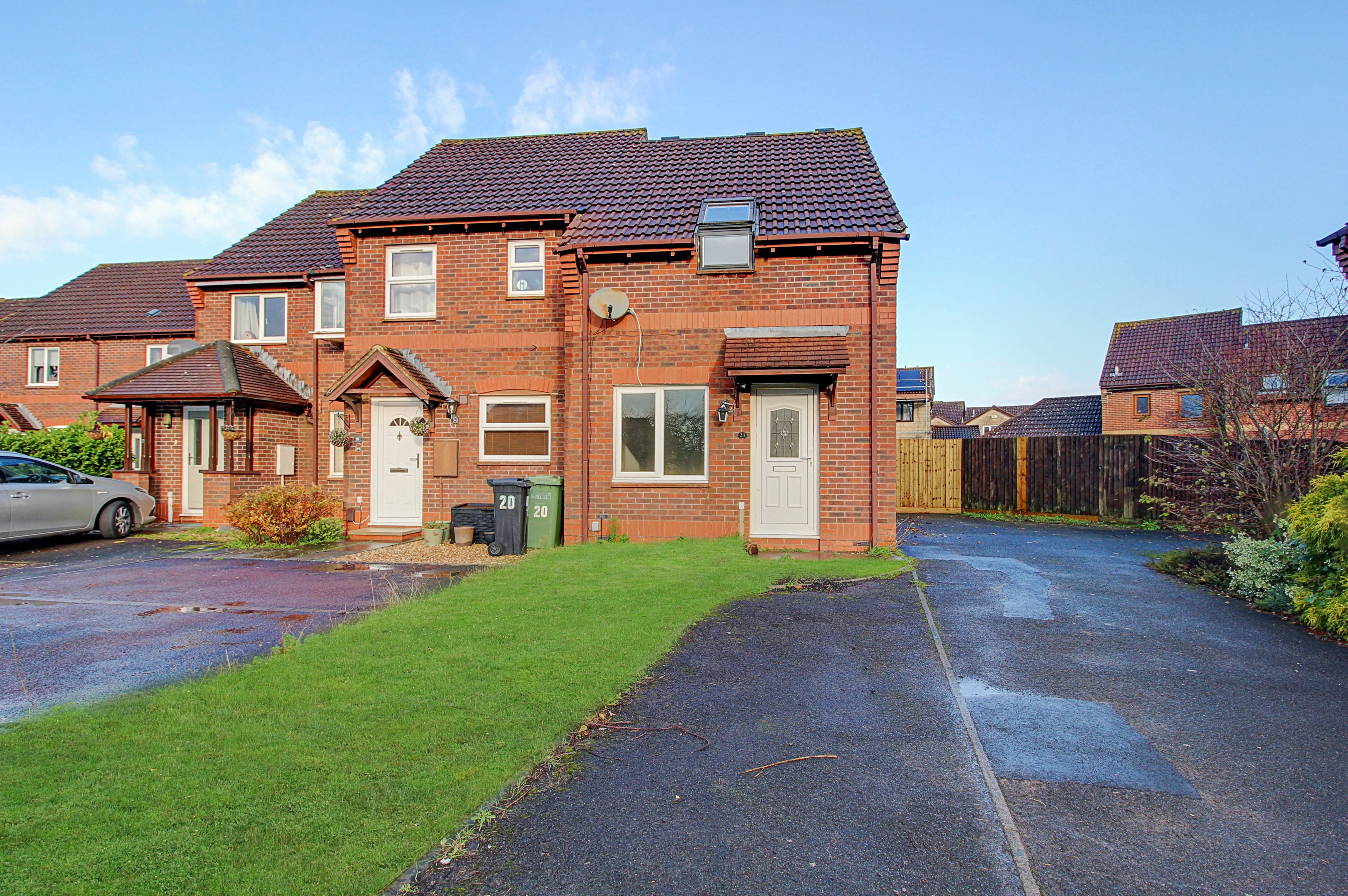 2 bedroom Terraced House To Let