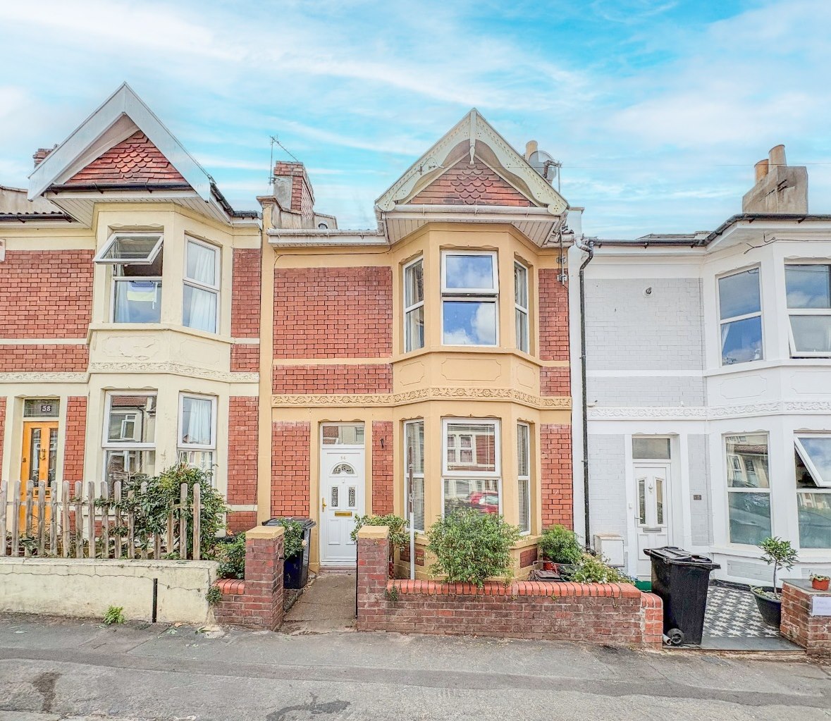 2 bedroom House (unspecified) For Sale