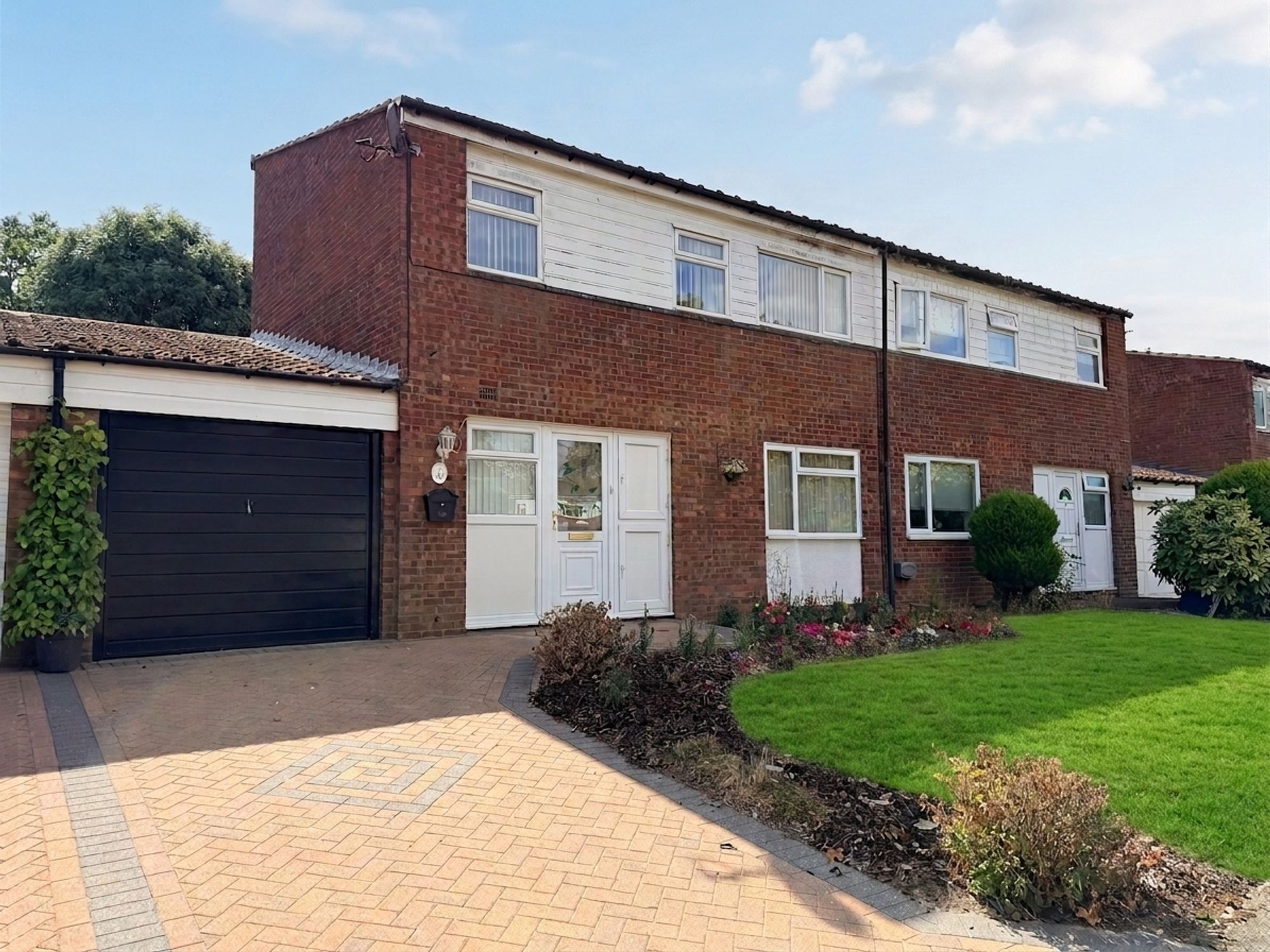 2 bedroom Semi-detached house For Sale