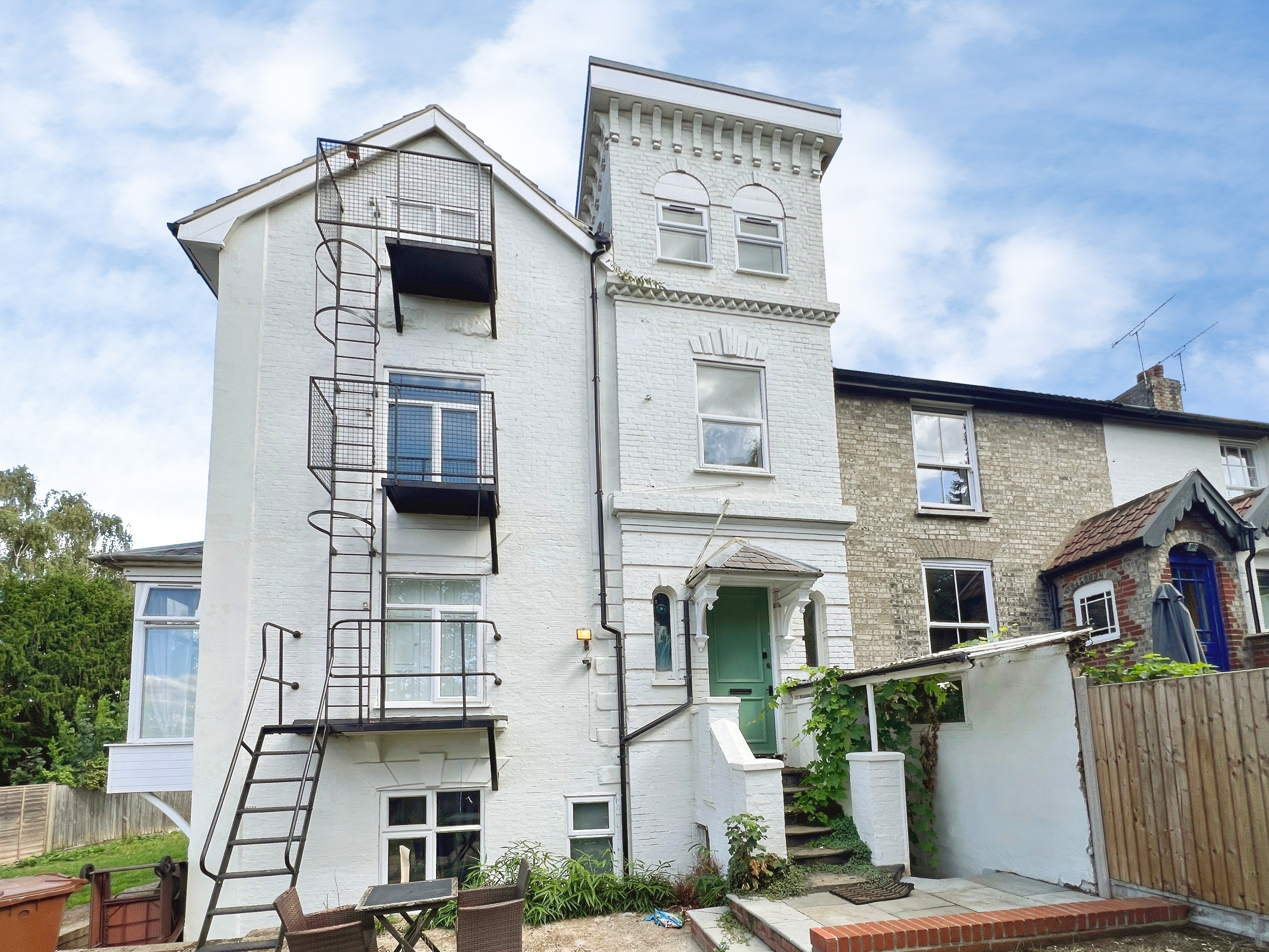 1 bedroom Flat To Let