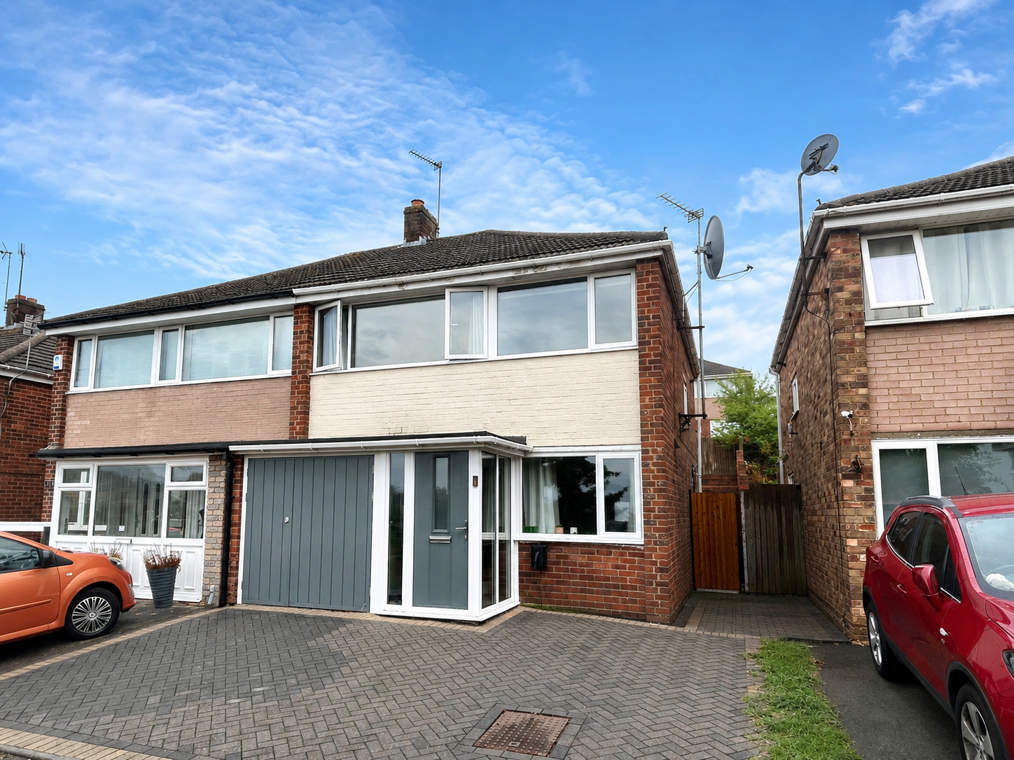 3 bedroom Semi-detached house For Sale