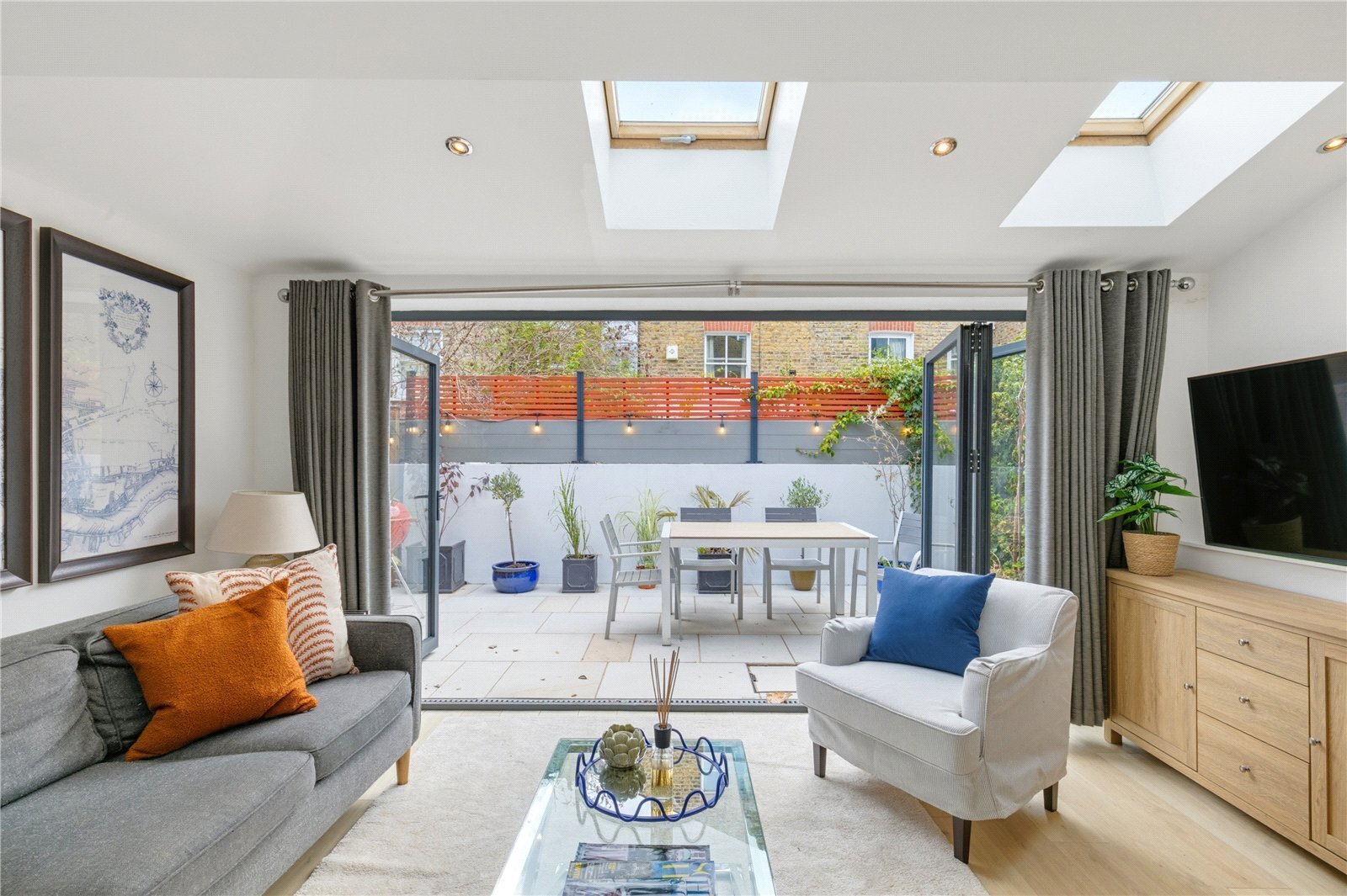 2 bedroom Flat Under Offer