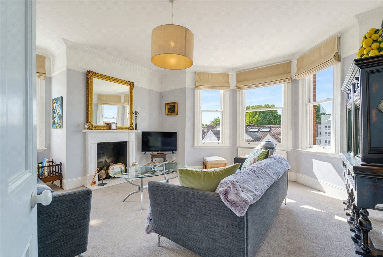 3 bedroom Flat For Sale