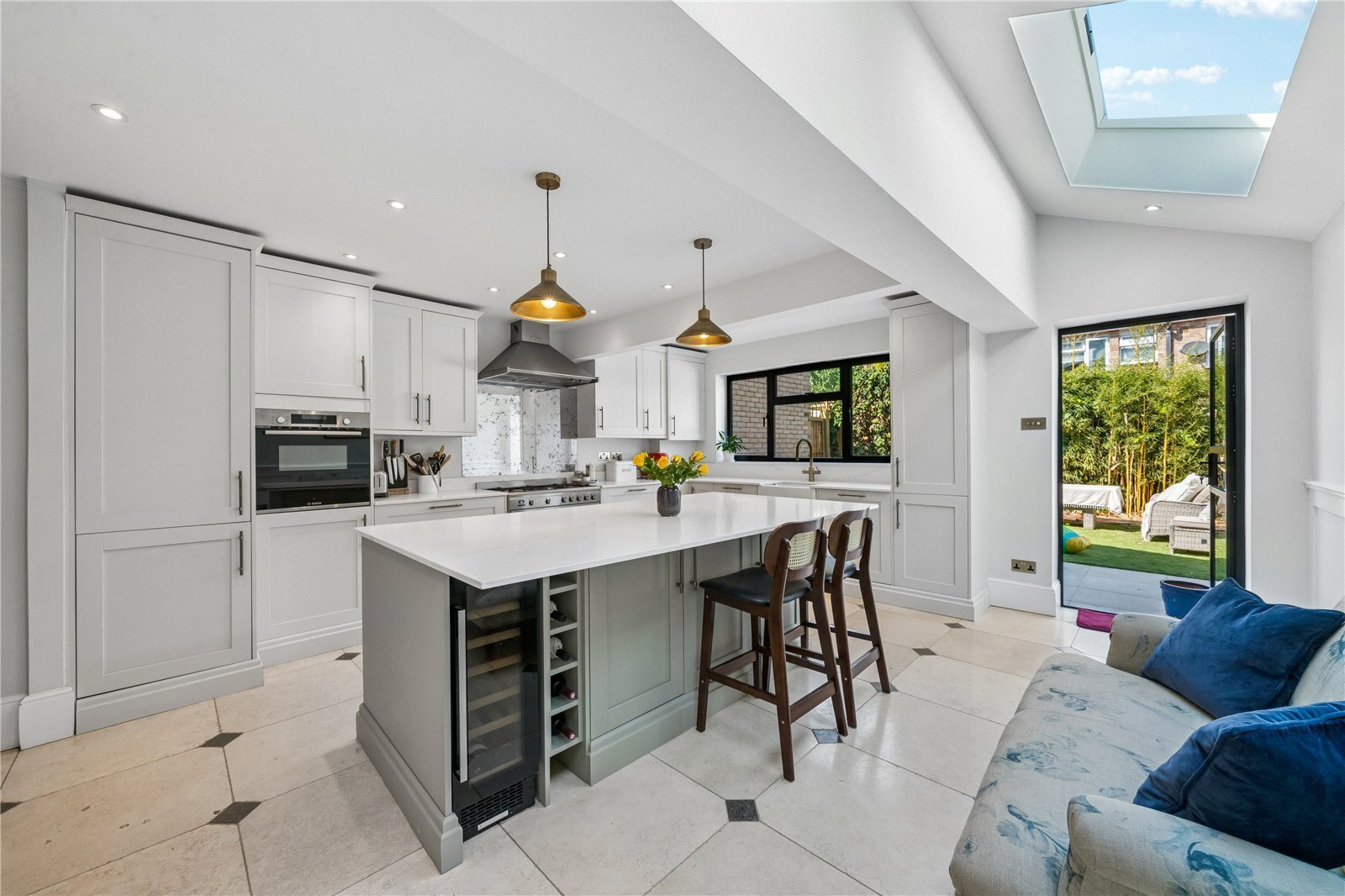 4 bedroom Flat For Sale