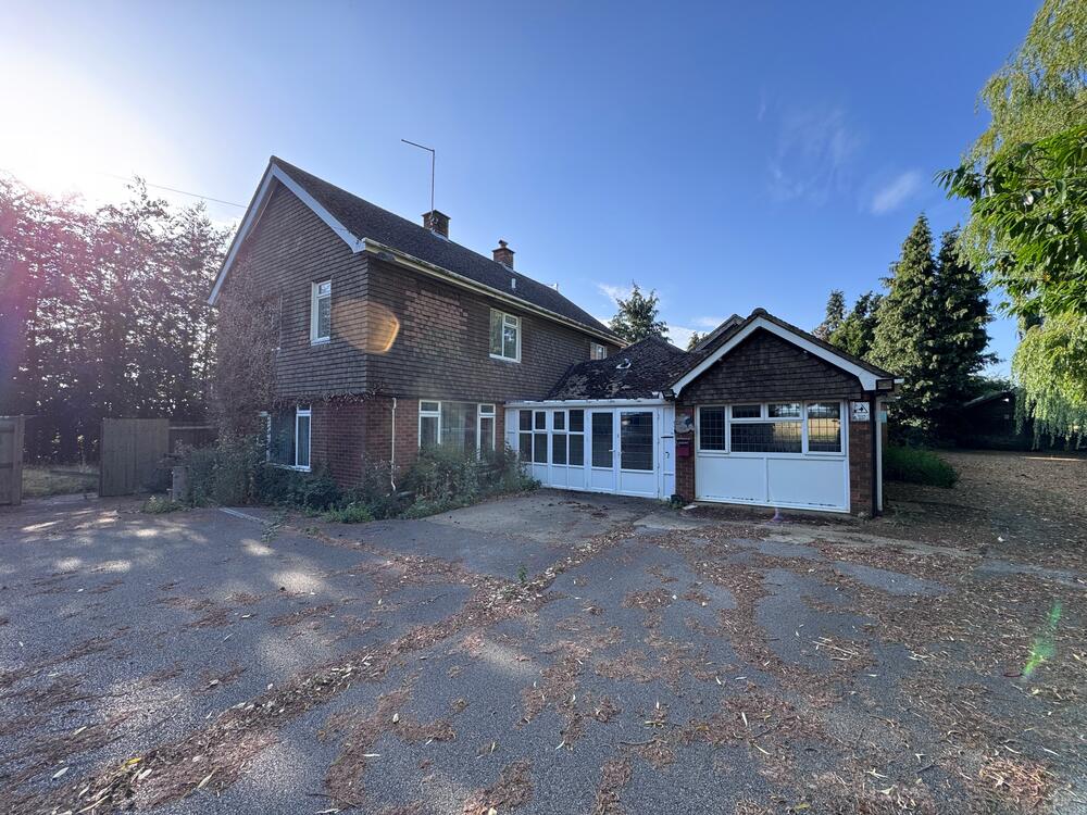 1 Detached house For Sale