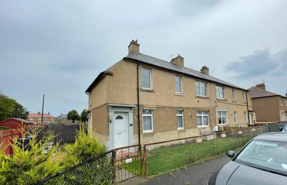 3 bedroom Flat For Sale