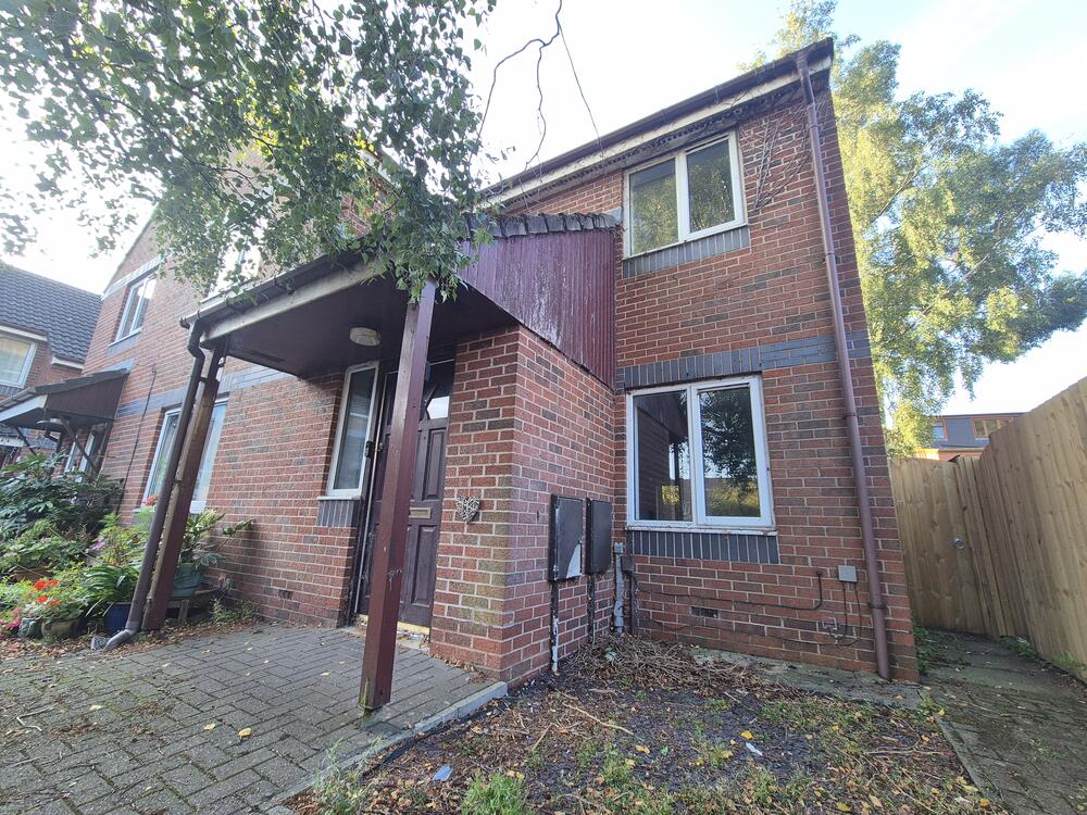 2 bedroom Semi-detached house For Sale