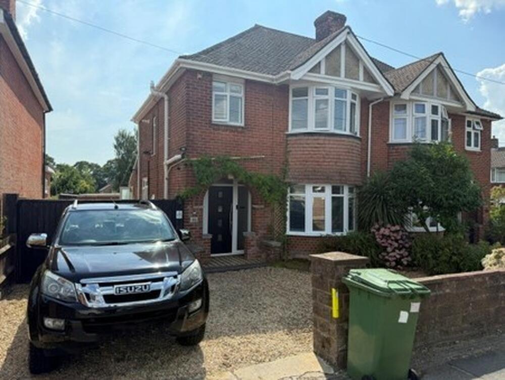 3 bedroom Semi-detached house For Sale