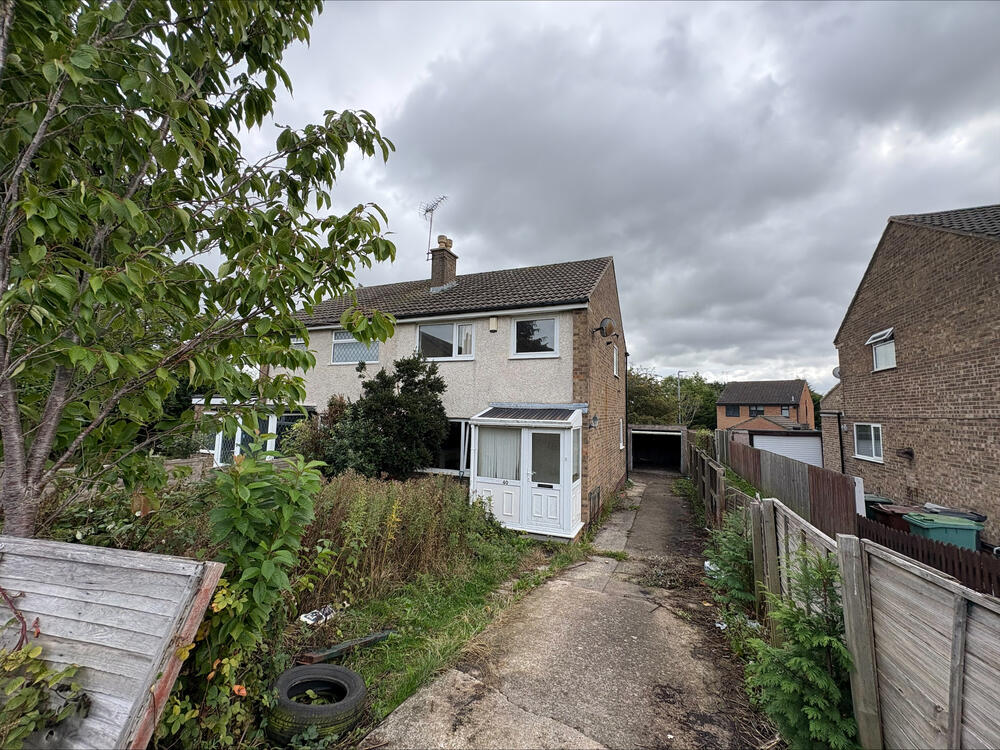 3 bedroom Semi-detached house For Sale