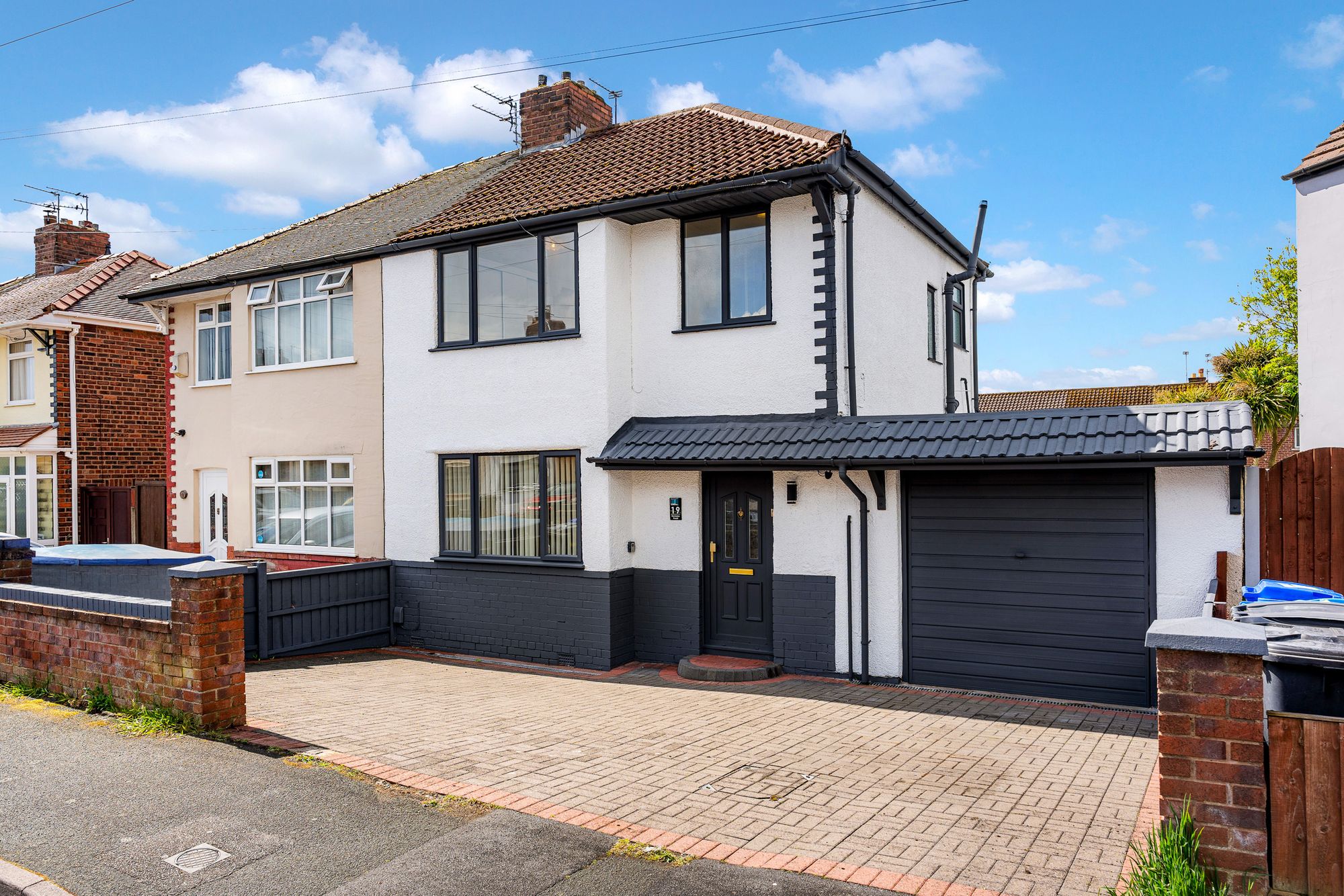 4 bedroom Semi-detached house For Sale