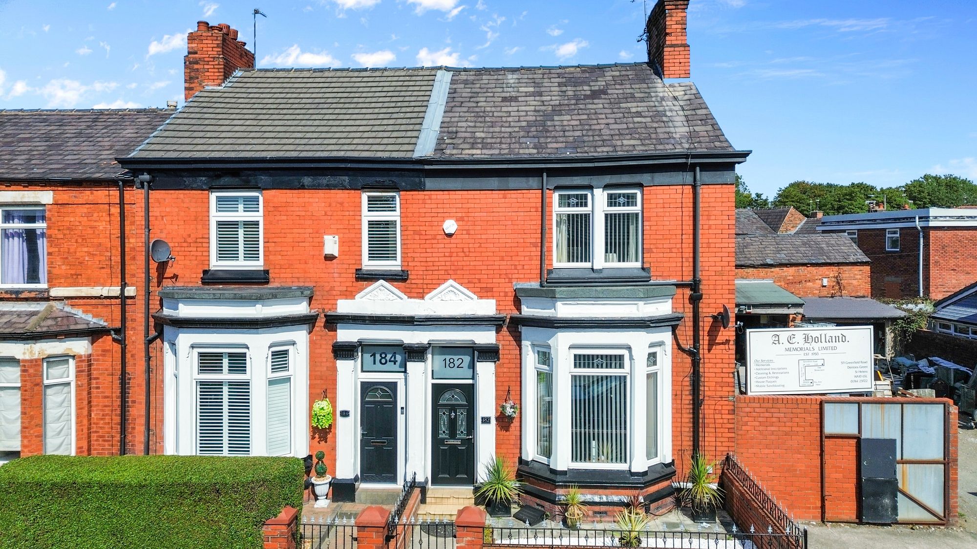 5 bedroom Terraced House For Sale