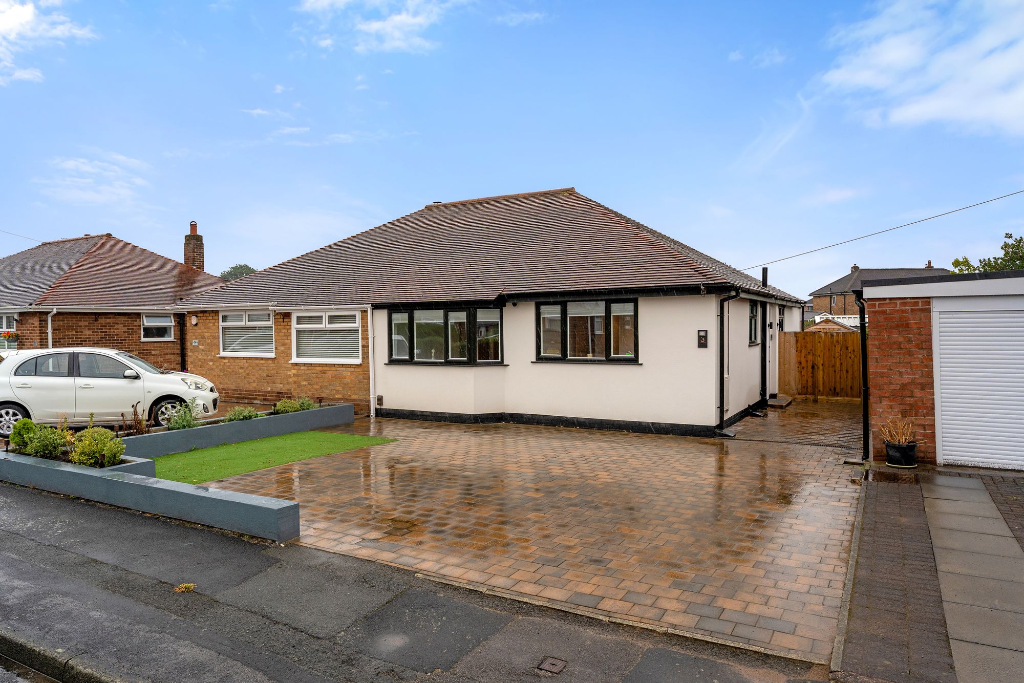 2 bedroom Detached bungalow For Sale