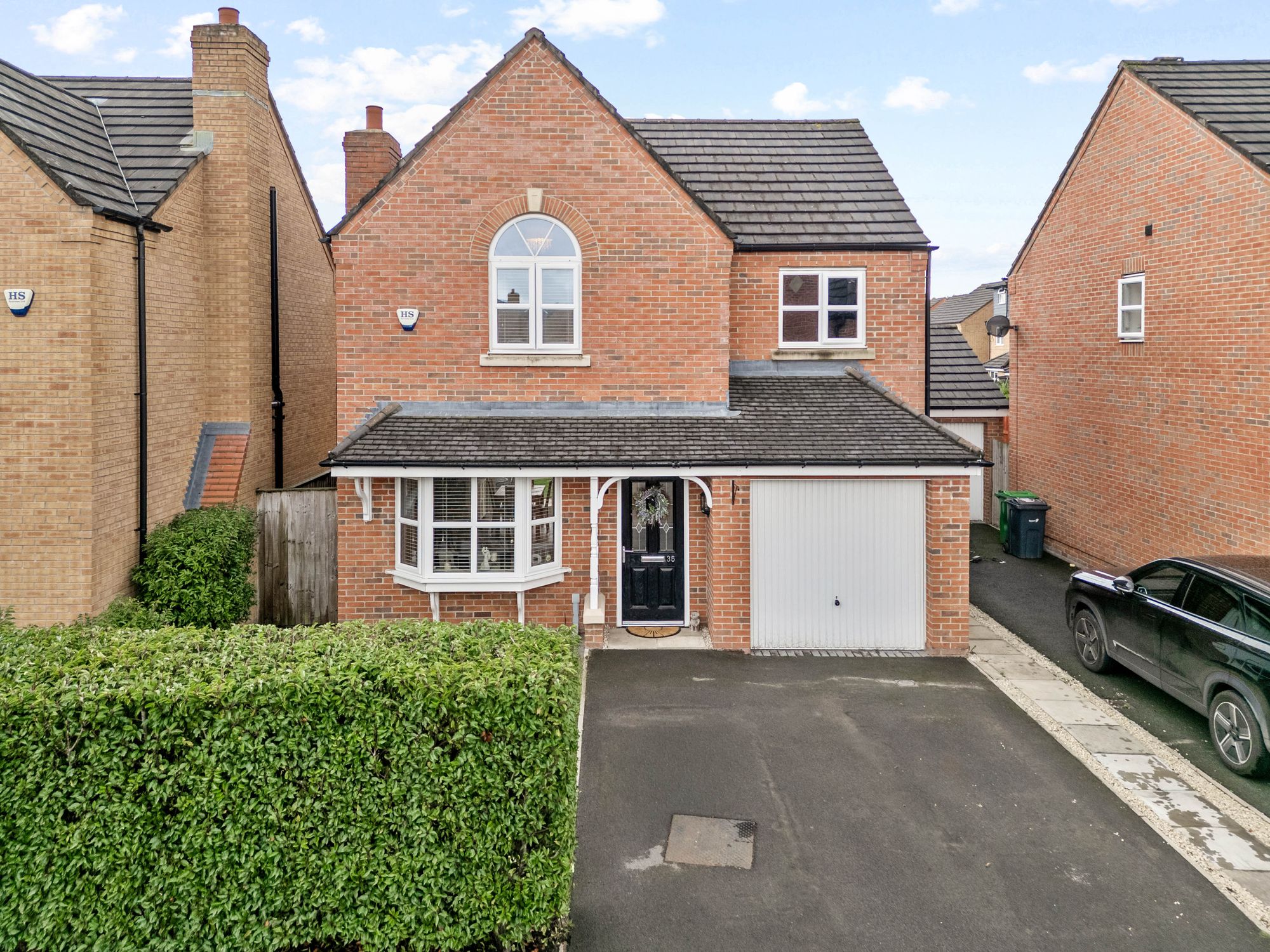 4 bedroom Detached house Under Offer