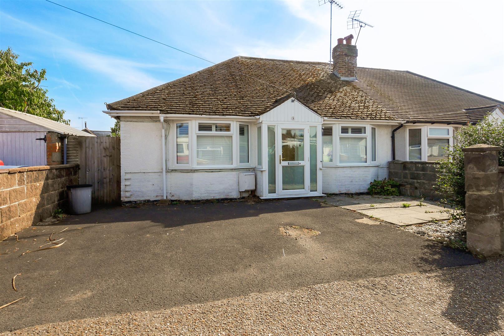 2 bedroom Detached bungalow For Sale