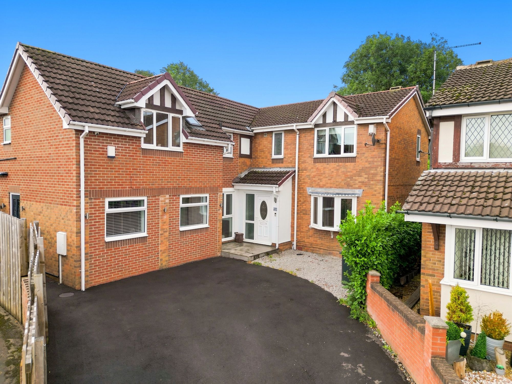 6 bedroom Detached house For Sale