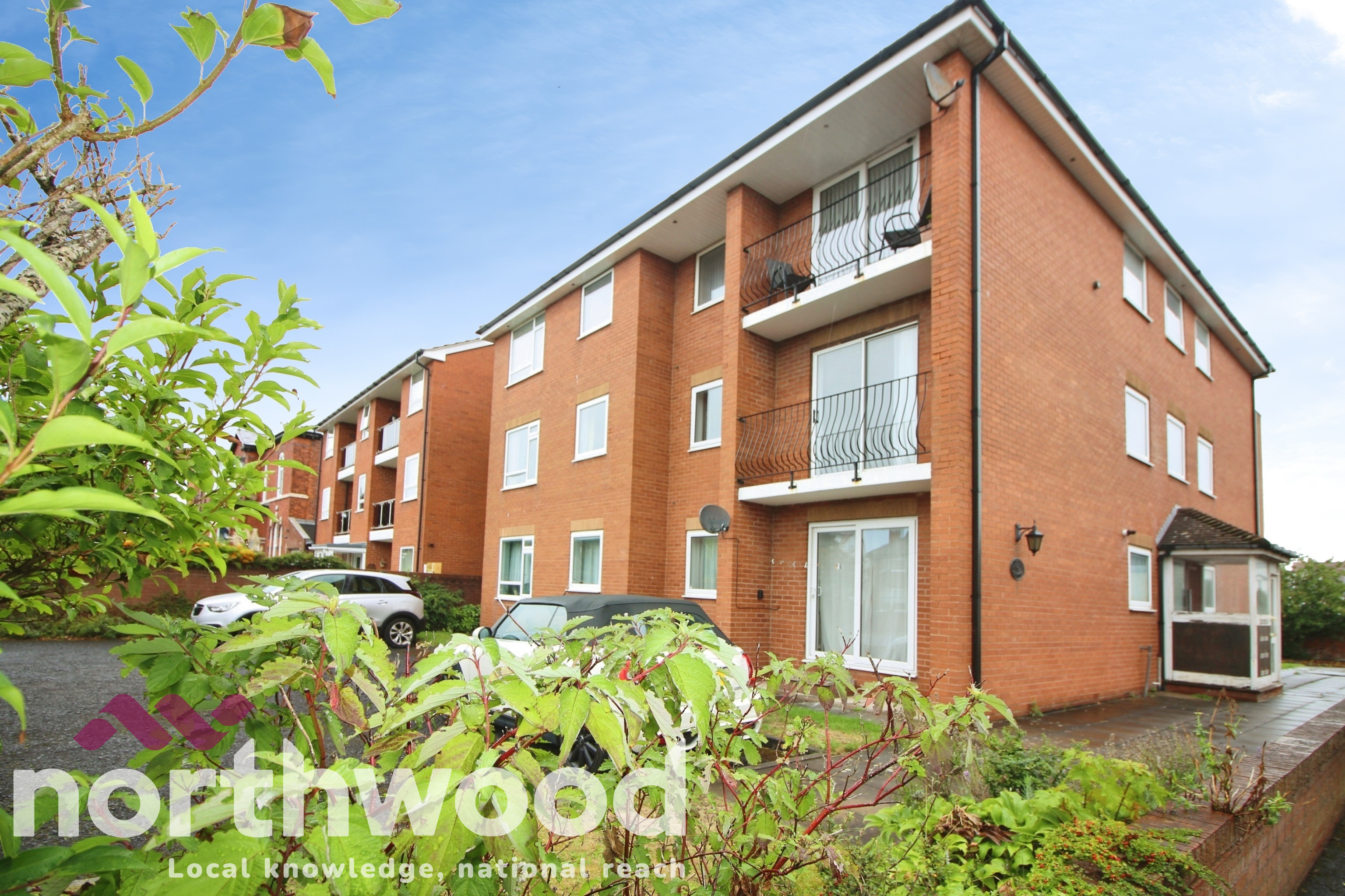 2 bedroom Flat To Let