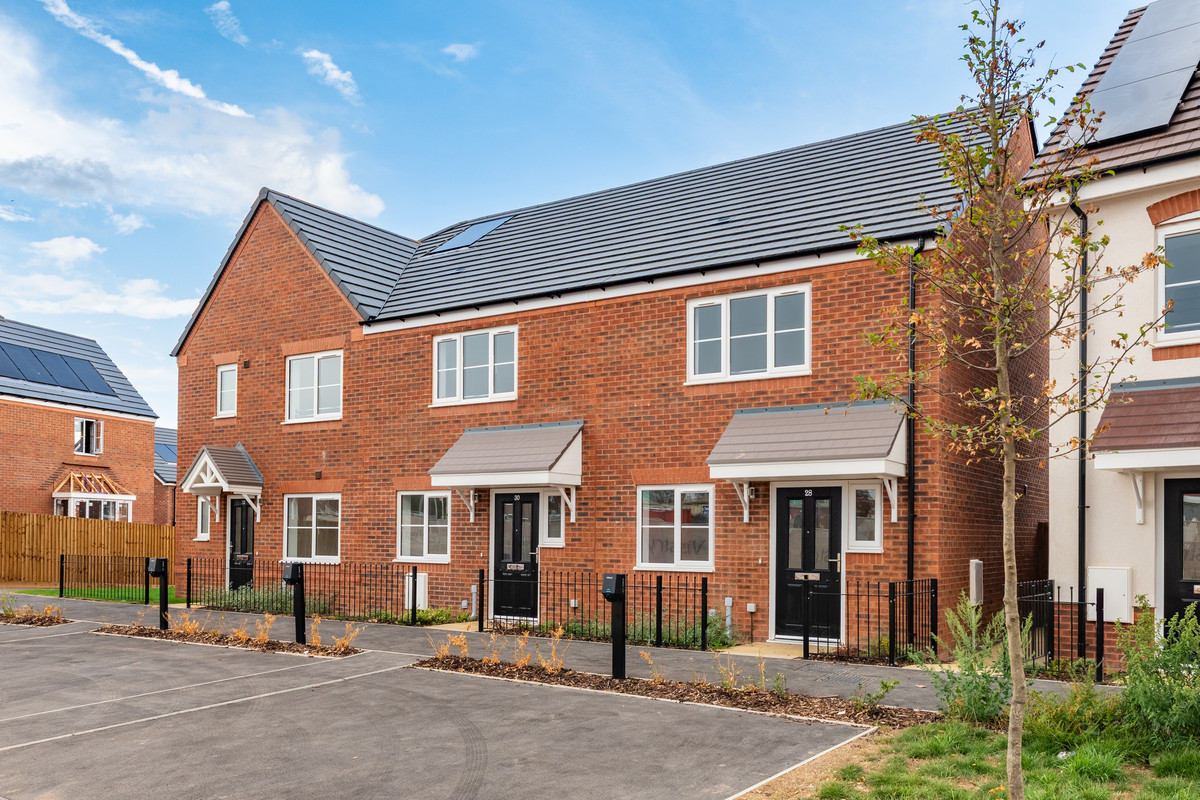 2 bedroom End of terrace house For Sale