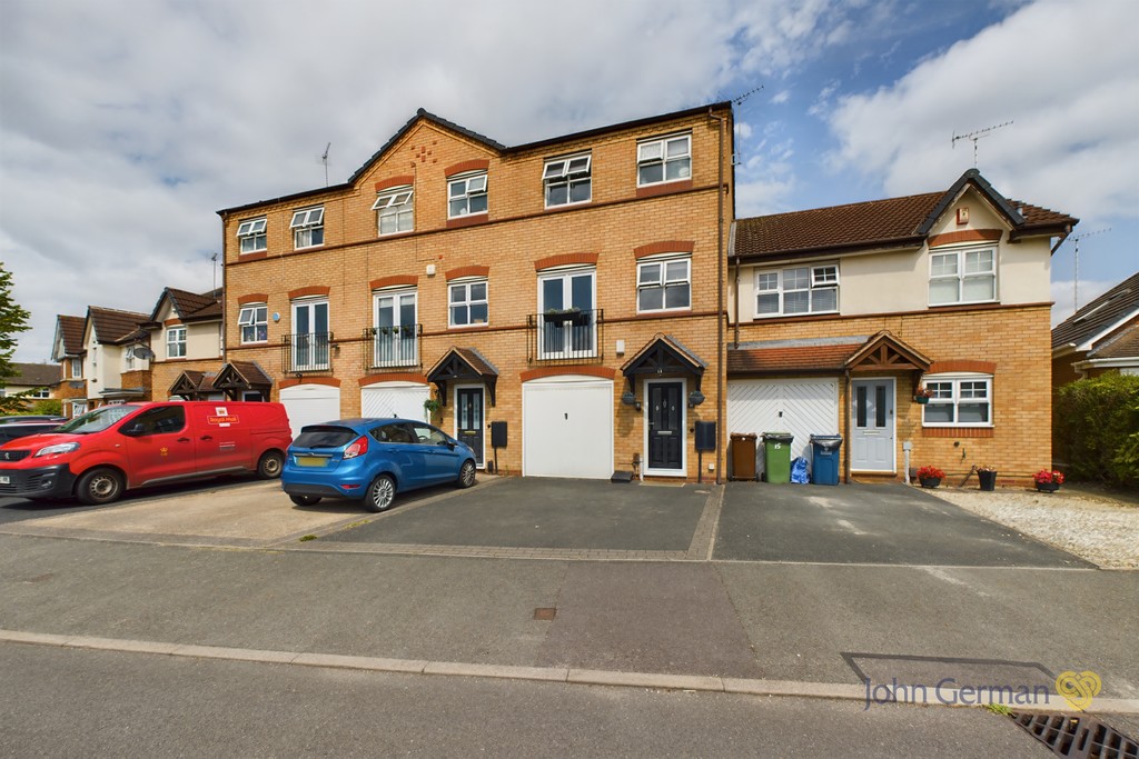 3 bedroom Town house For Sale