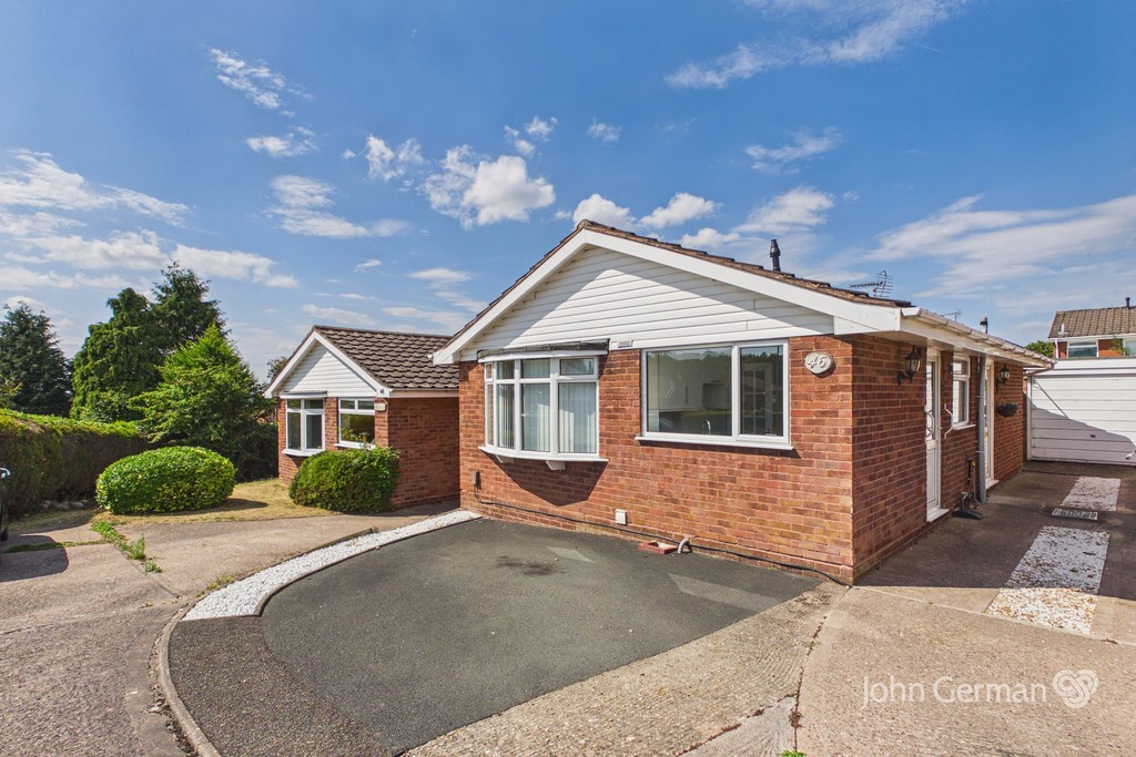 2 bedroom Detached house For Sale