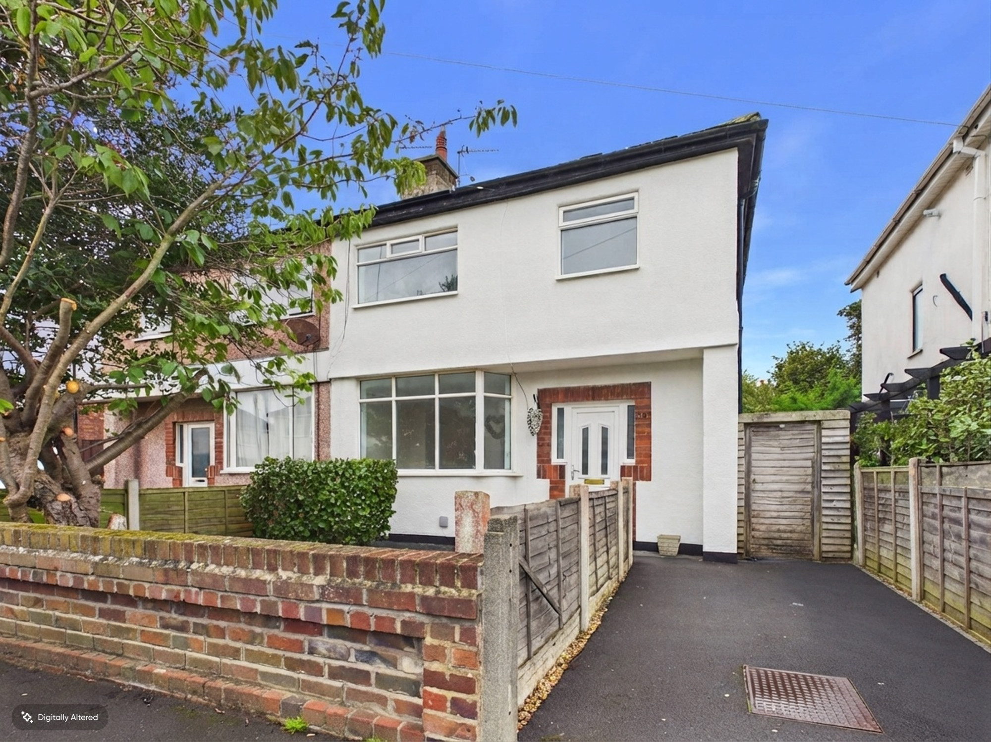 3 bedroom Semi-detached house For Sale