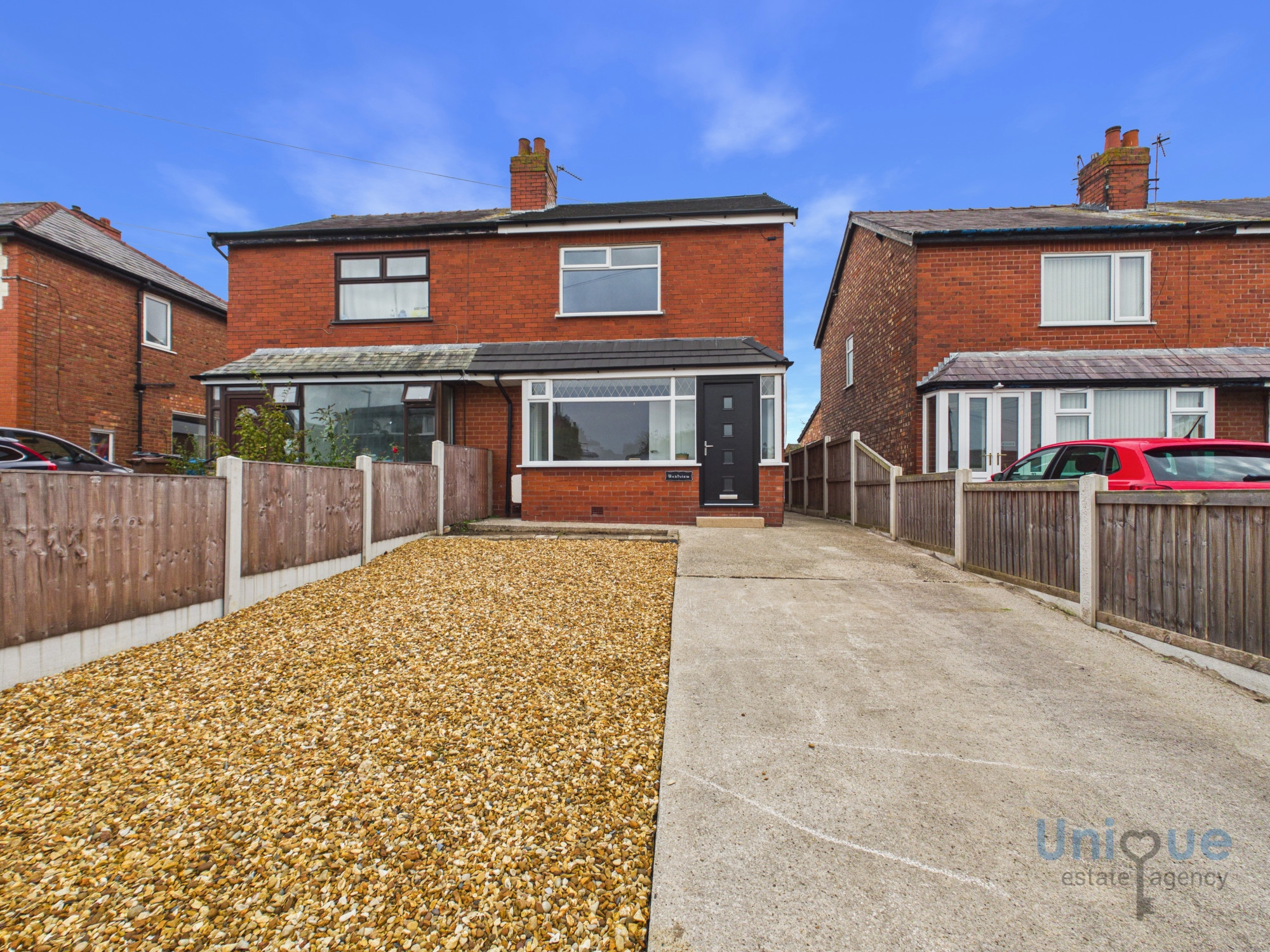 2 bedroom Semi-detached house For Sale