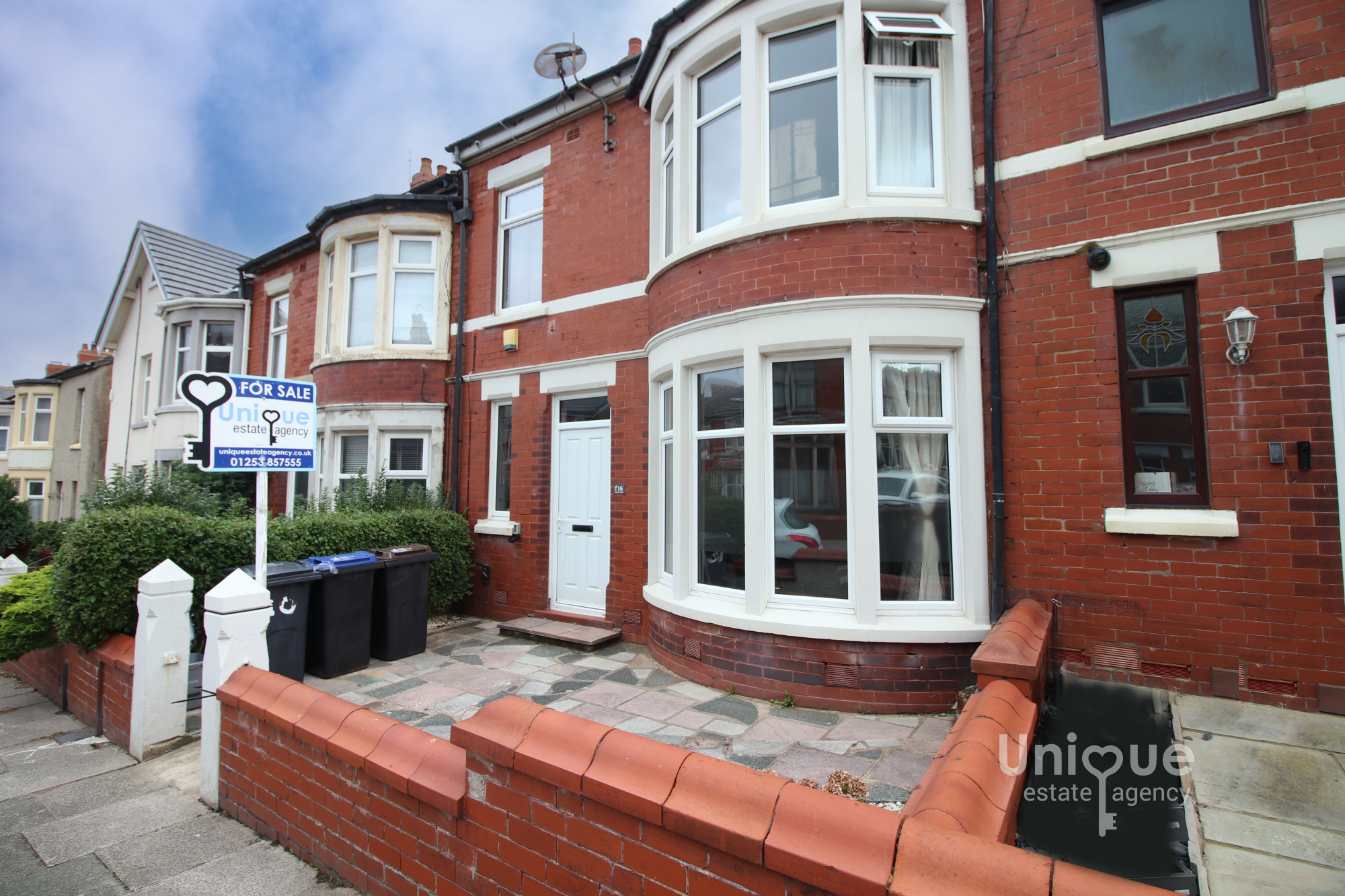 3 bedroom Terraced House For Sale