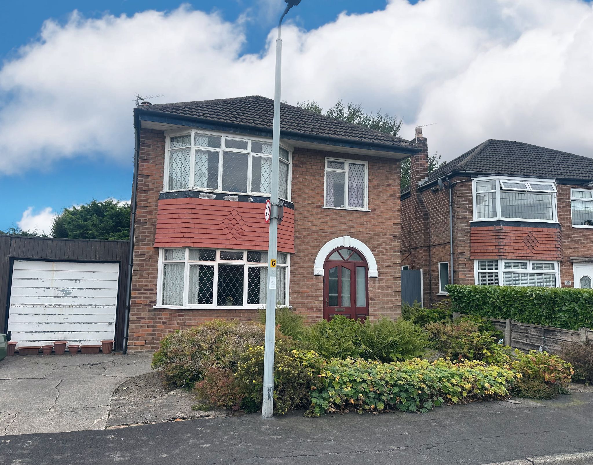 3 bedroom Detached house Under Offer