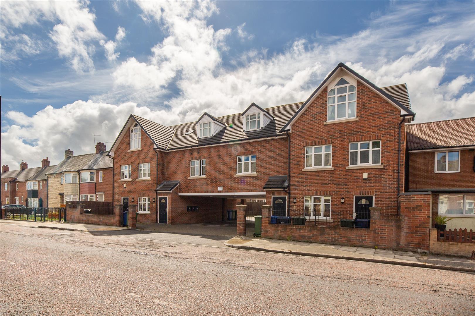 2 bedroom Apartment To Let