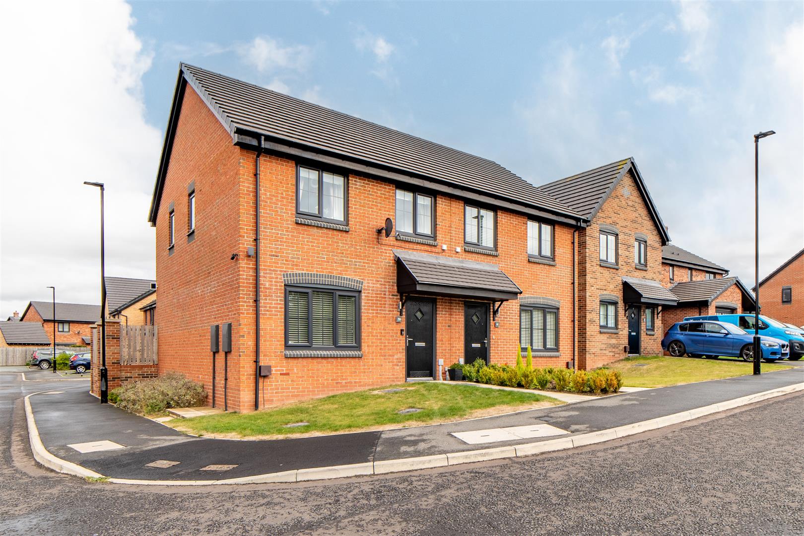 3 bedroom Semi-detached house For Sale