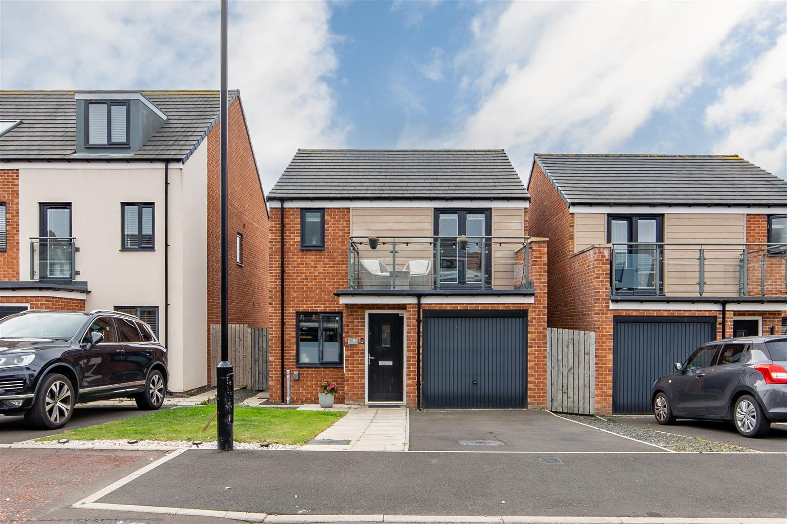 3 bedroom Detached house For Sale