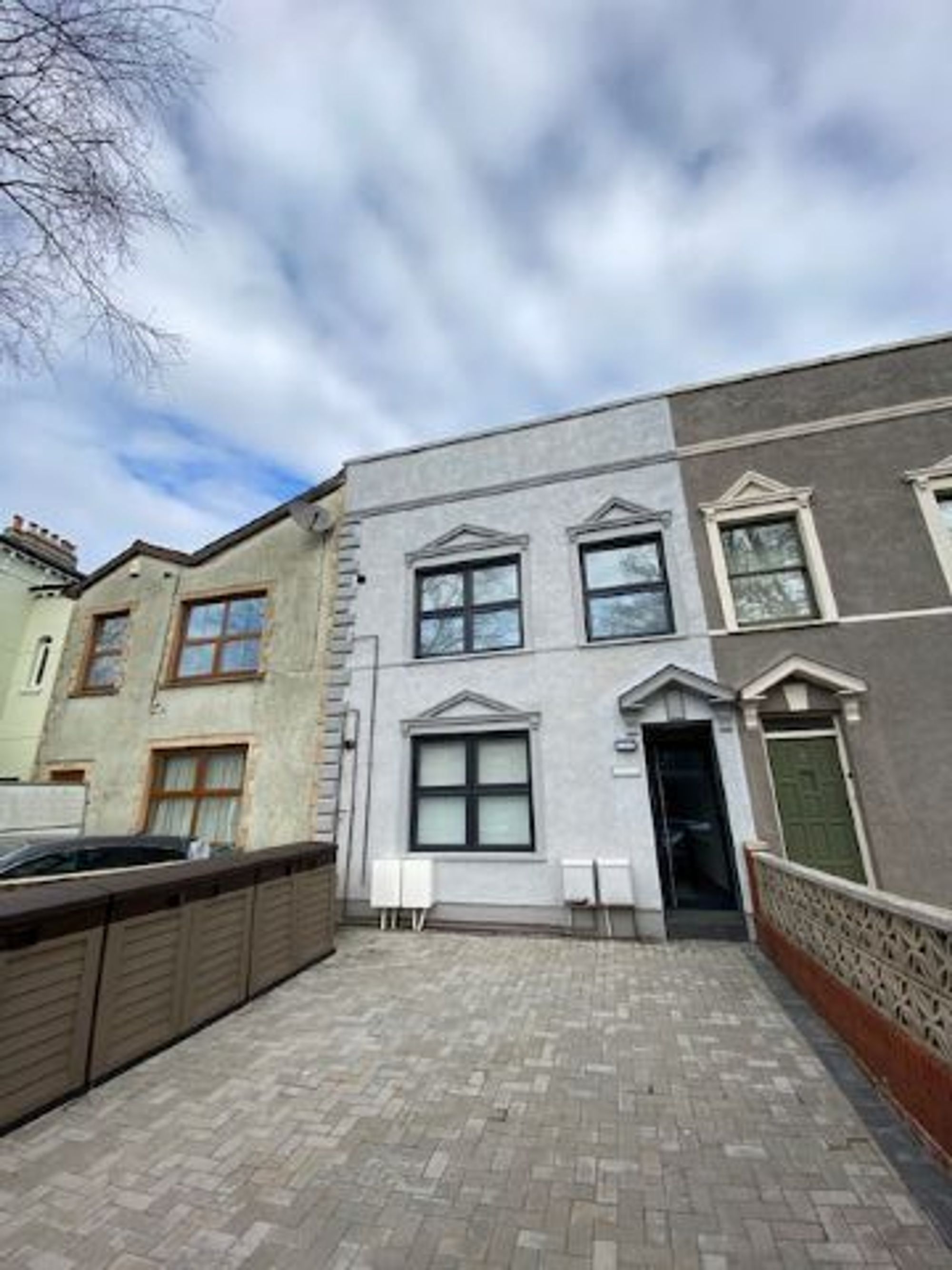 1 bedroom Flat To Let
