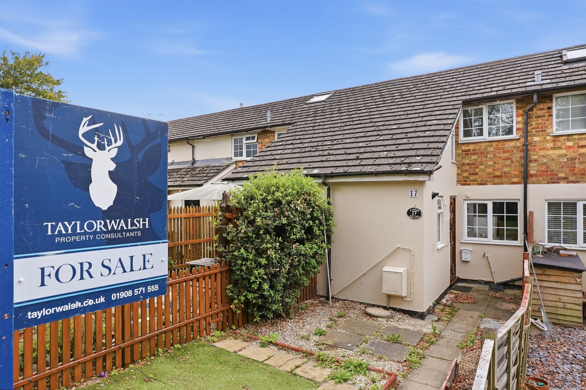 2 bedroom Terraced House For Sale