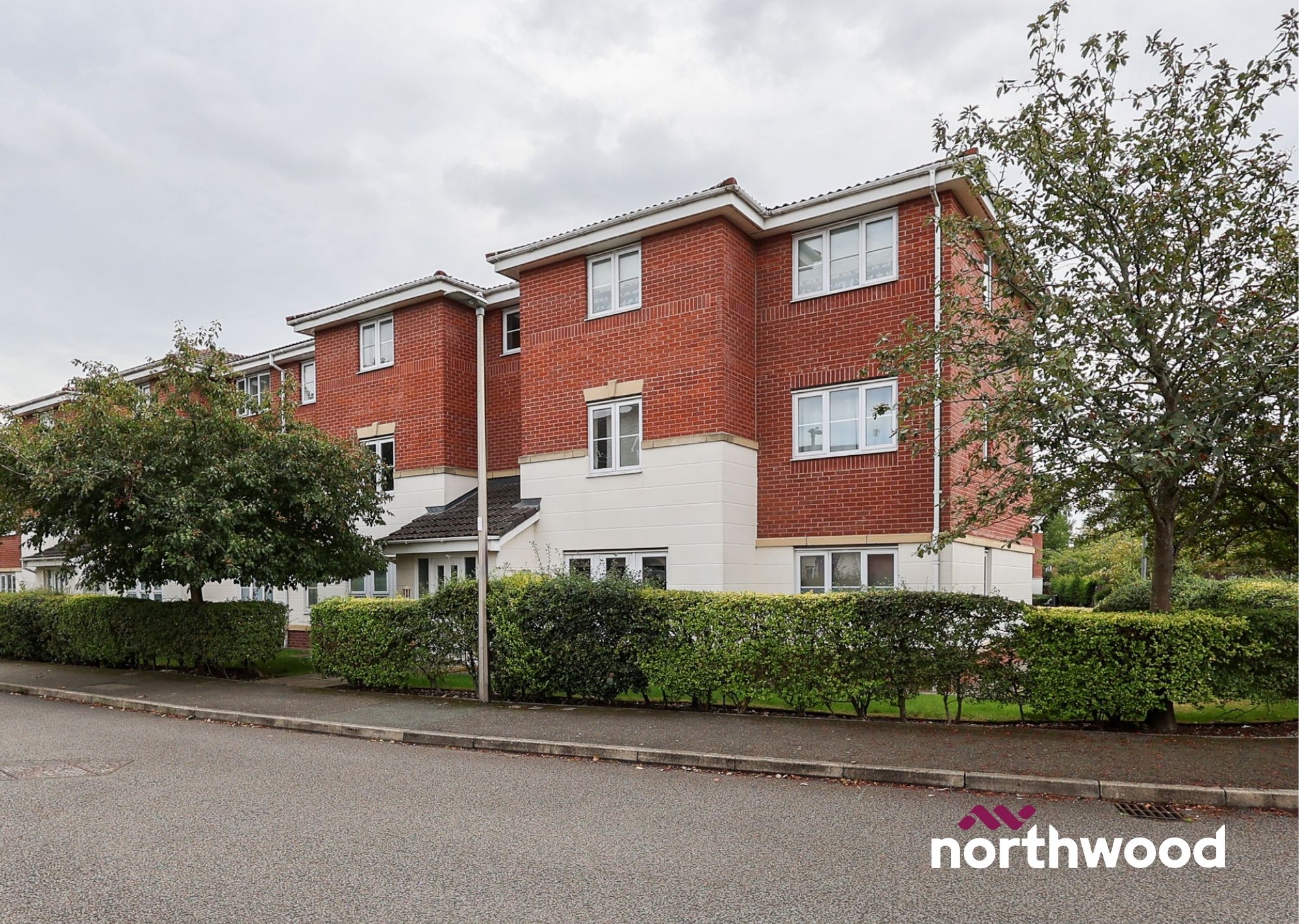 2 bedroom Flat To Let