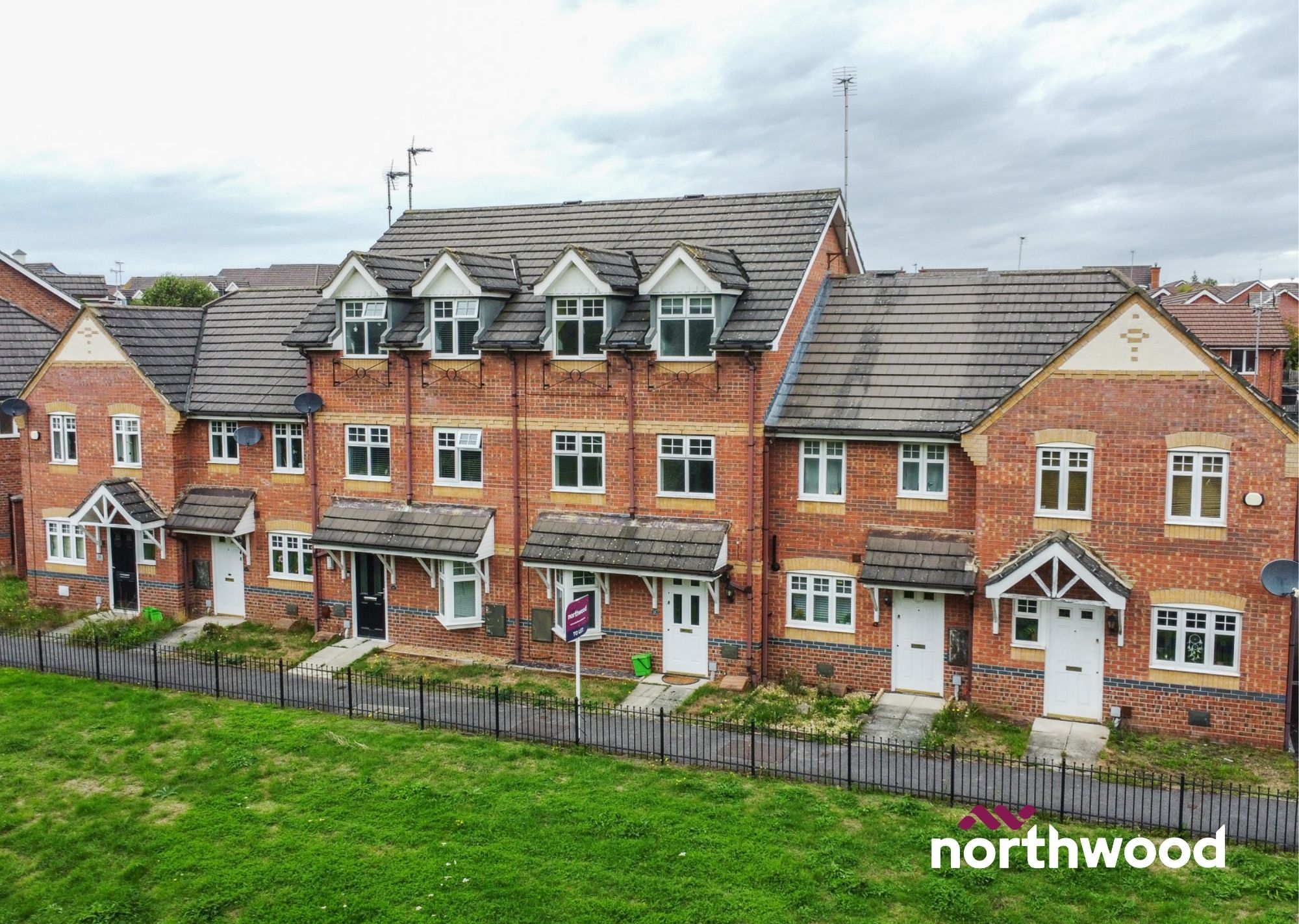 4 bedroom Town house To Let